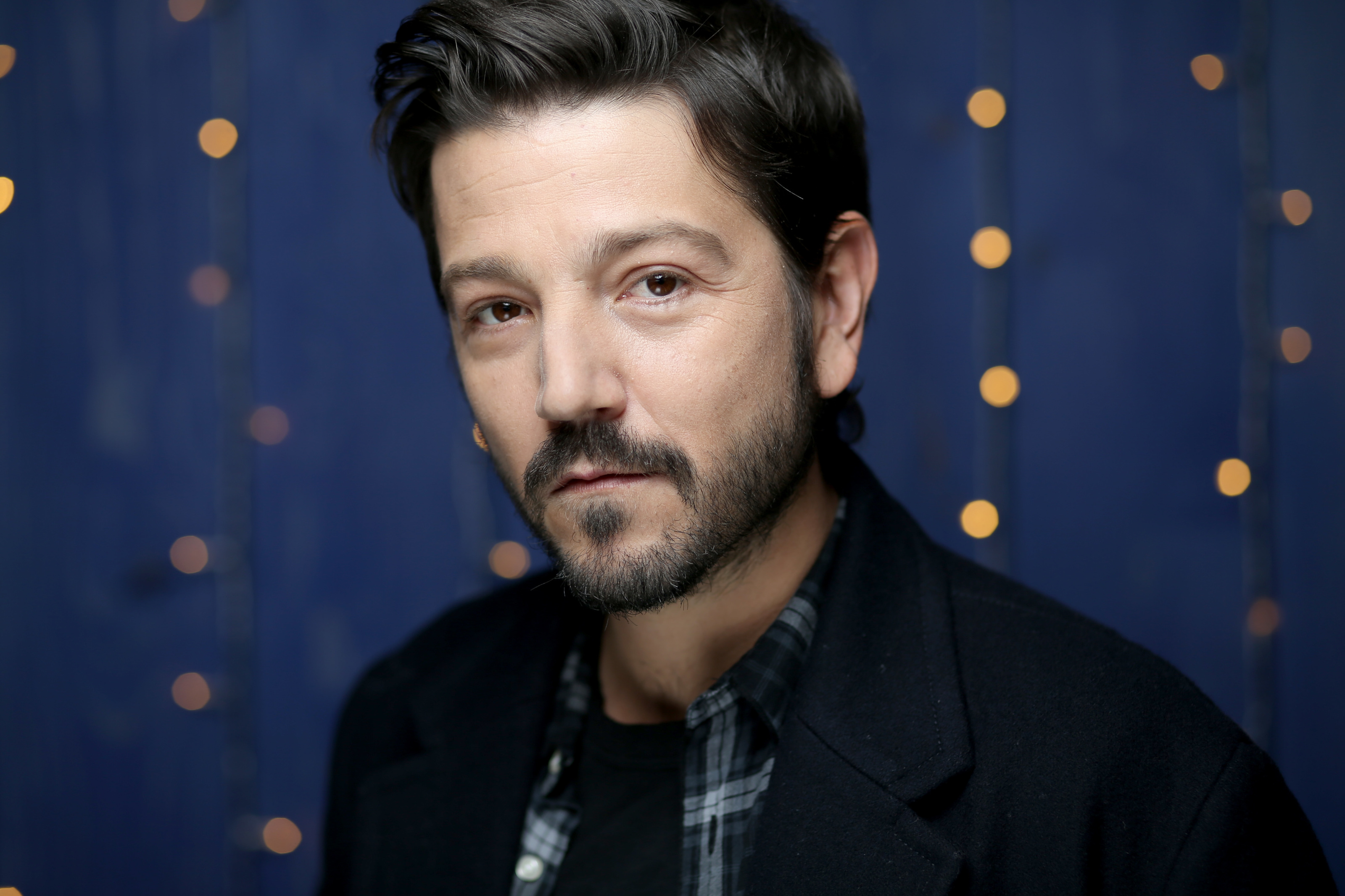 Cassian Andor, Diego Luna, Hidden facts, Intriguing character, 3200x2140 HD Desktop