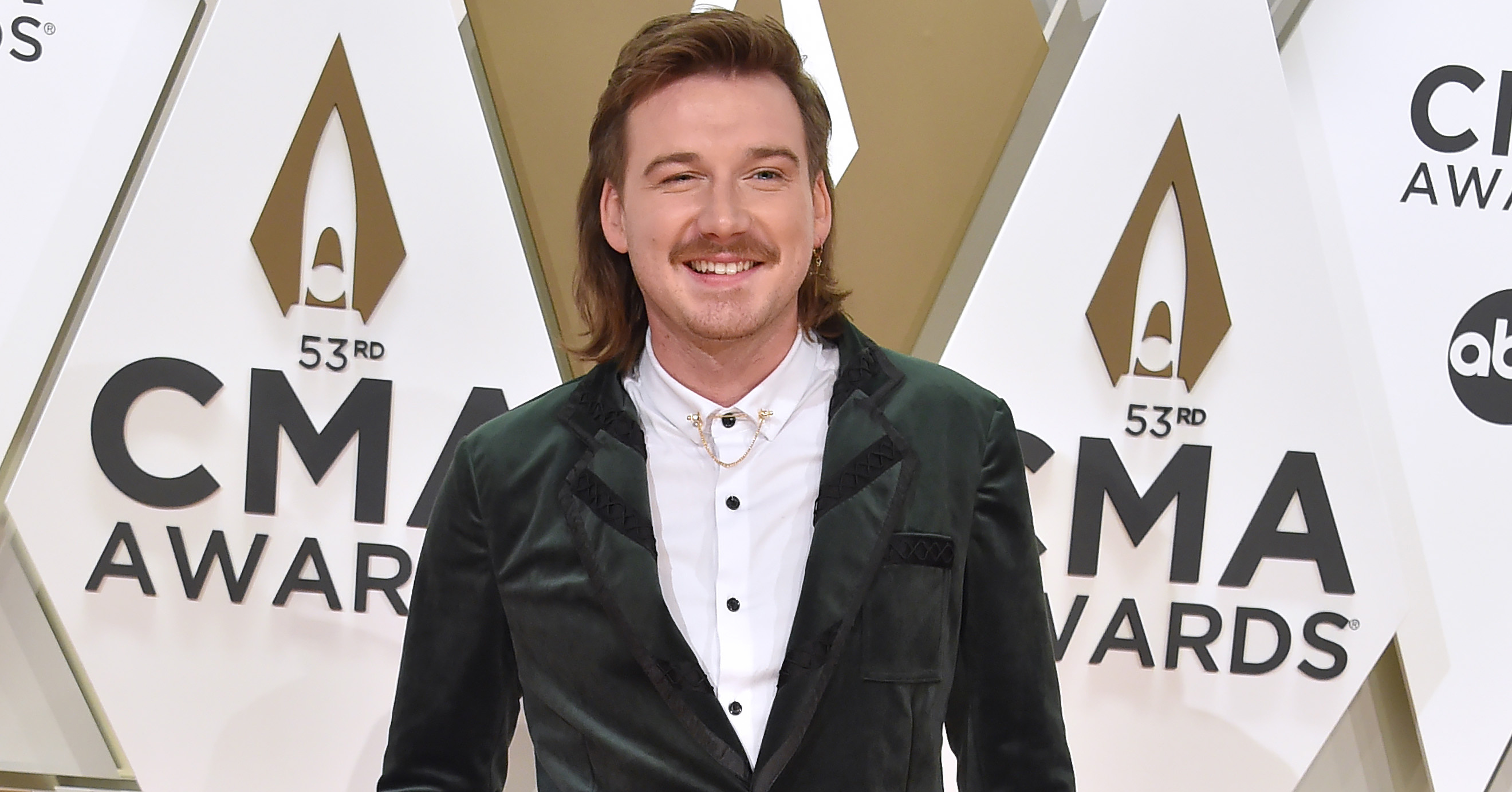 Banned from American Music Awards, Racial slur, Morgan Wallen, 2640x1390 HD Desktop