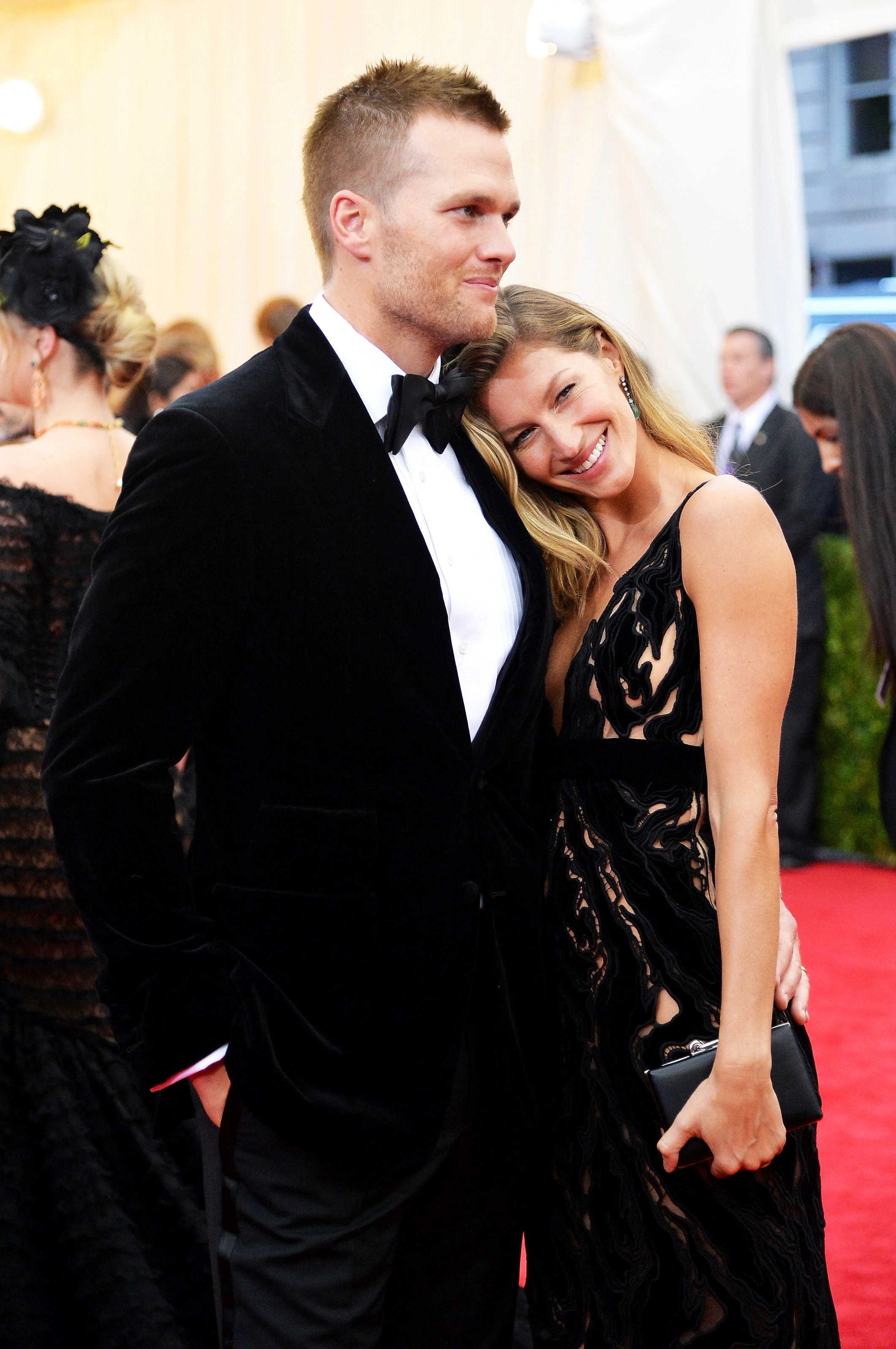 Tom Brady, Gisele Bundchen, Wedding anniversary, Cutest moments, 2130x3200 HD Phone