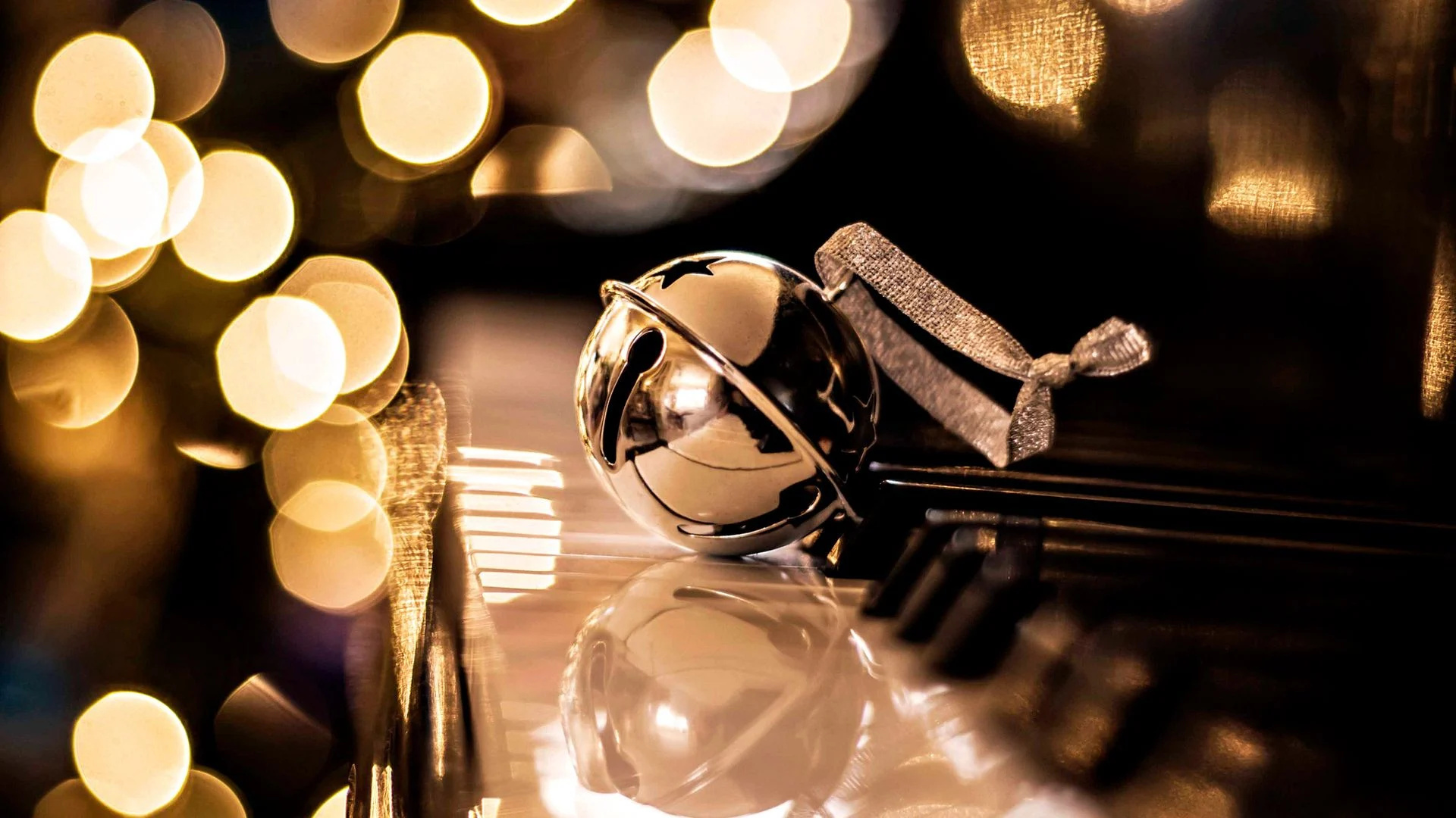 christmas piano, festive melodies, holiday spirit, musical instrument, 1920x1080 Full HD Desktop