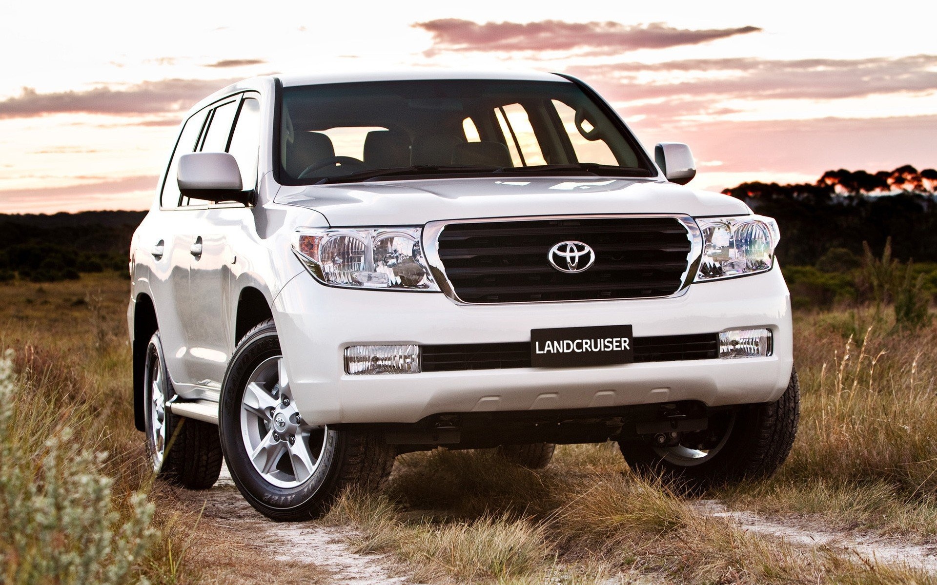 LC200 Front View, Toyota Land Cruiser Wallpaper, 1920x1200 HD Desktop