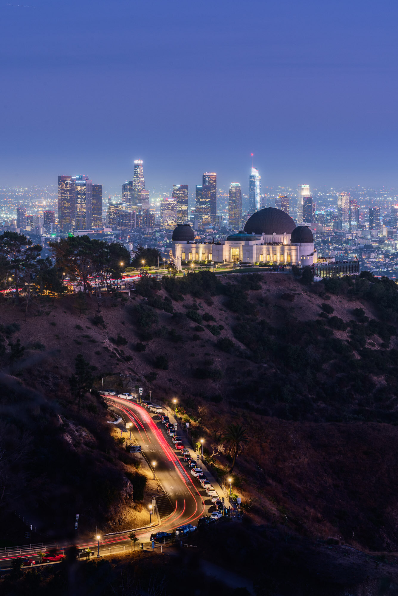Hollywood Skyline, Entertainment hub, Glamour and glitz, Star-studded city, 1340x2000 HD Phone