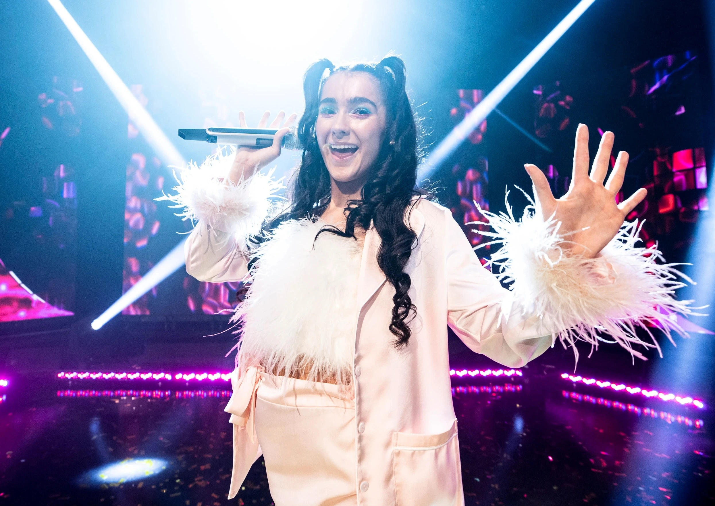 Brooke, Irish entrant, Eurovision icon mentor, plenty of experience, 2490x1760 HD Desktop