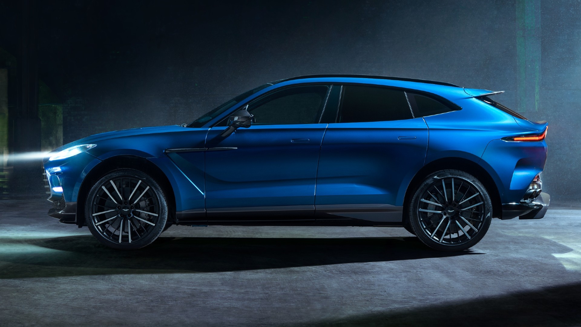 Aston Martin DBX707, Performance SUVs, 697 HP, Luxury Automobile, Car Technology, 1920x1080 Full HD Desktop