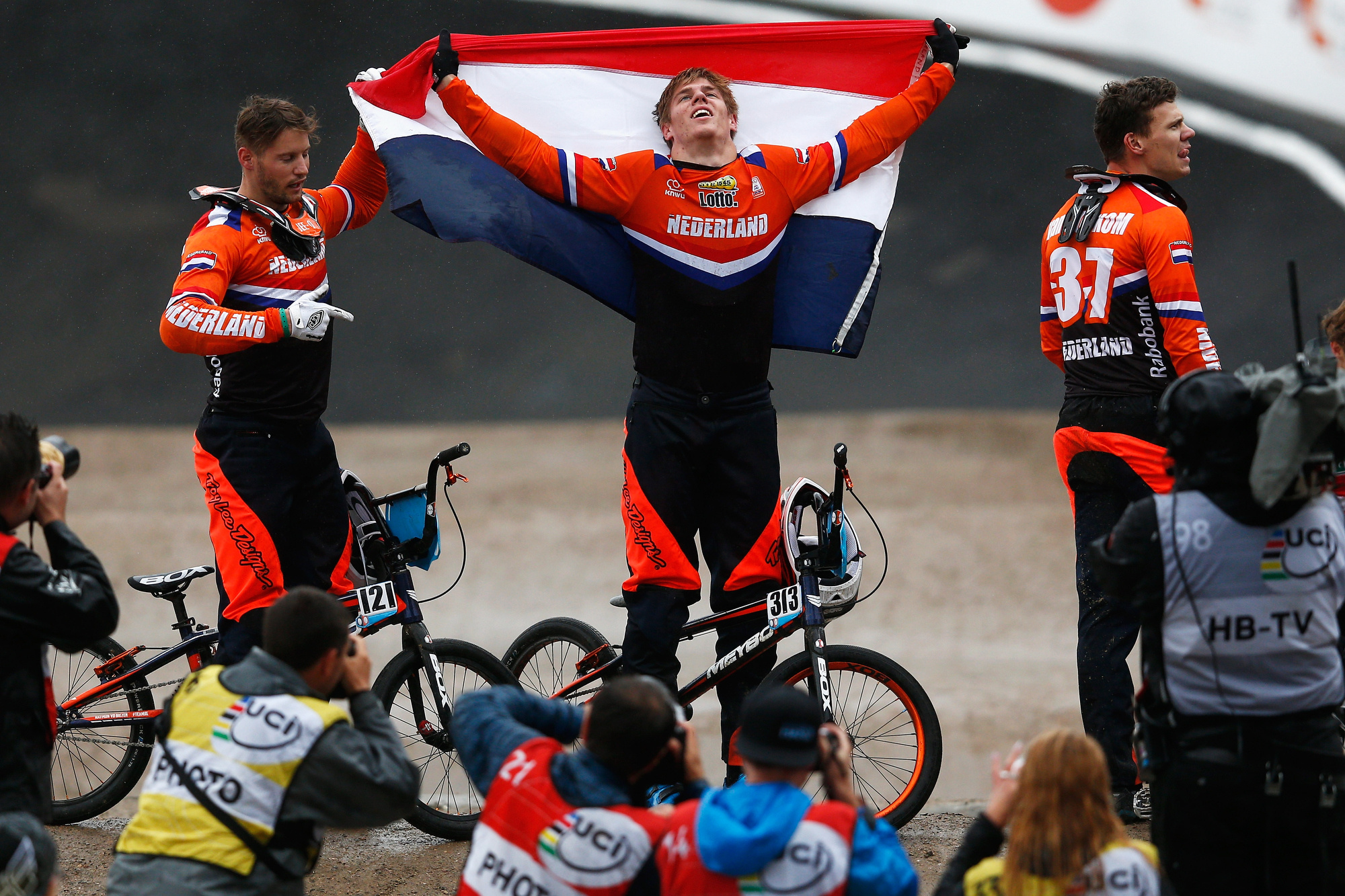 Knights battle, BMX racing, Tattoo week, Russia, 2000x1340 HD Desktop