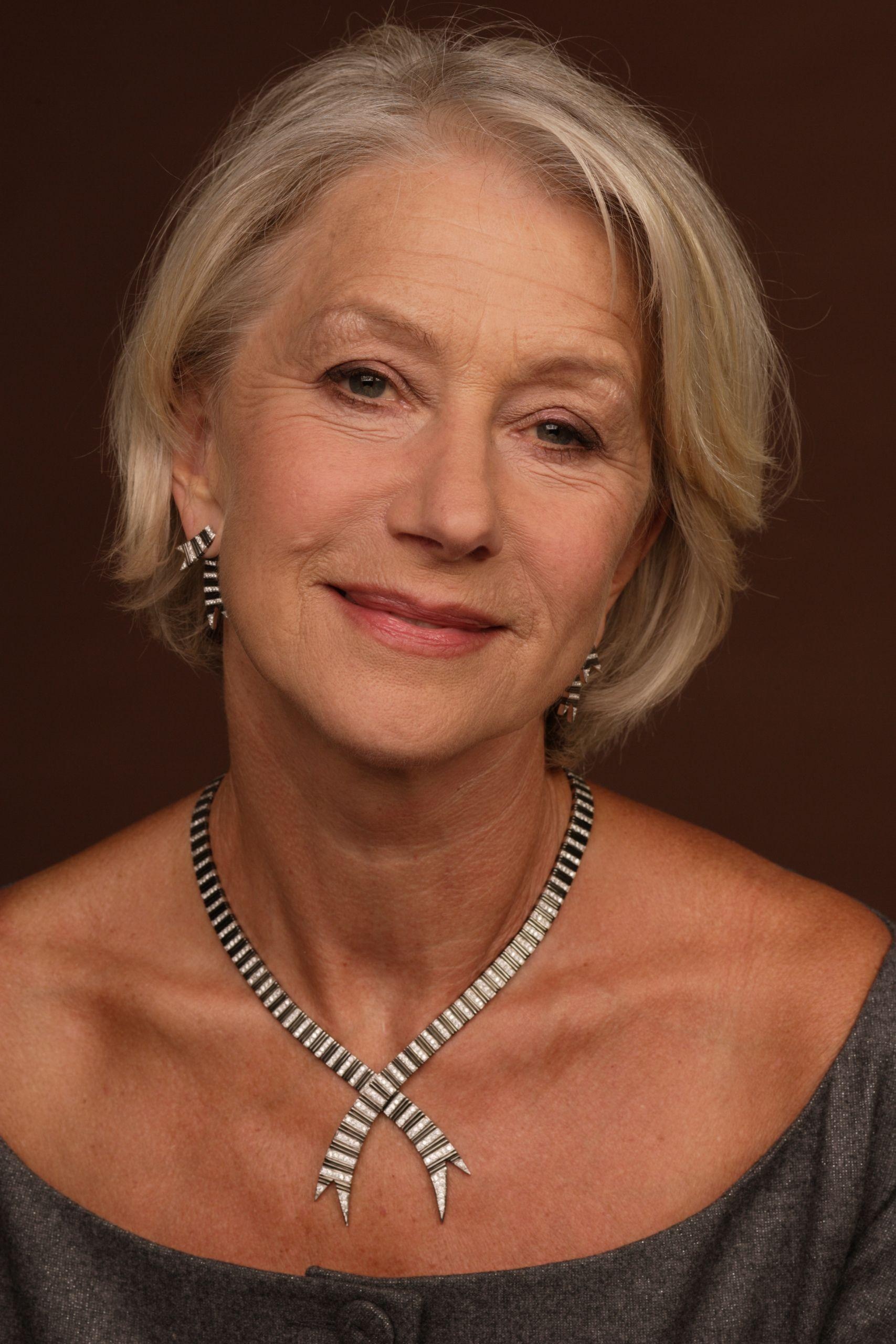 The Queen (Helen Mirren), Royal wallpapers, Helen Mirren's portrayal, Regal beauty, 1710x2560 HD Phone