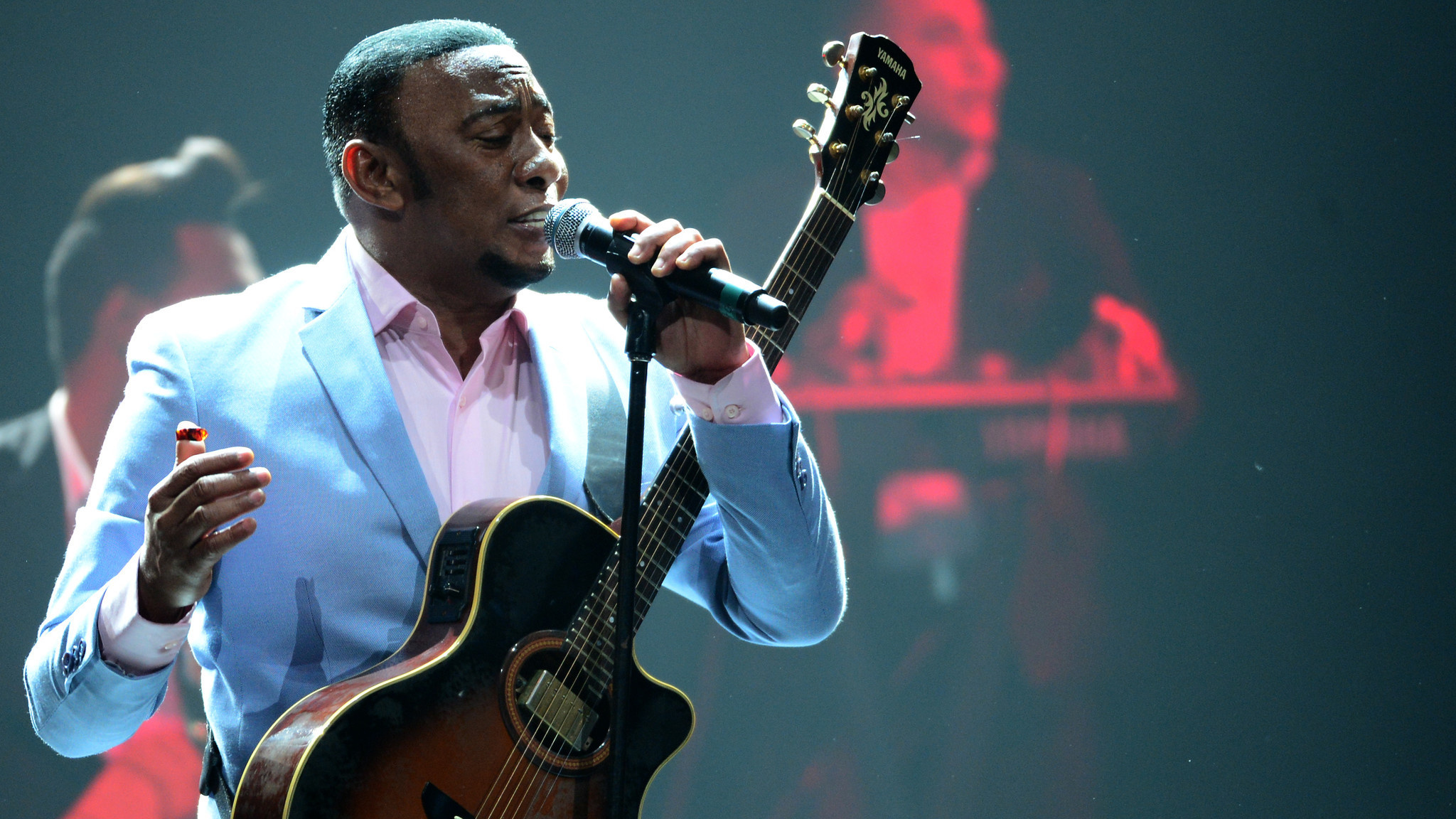 Antony Santos, Singer, Music, Concert, 2050x1160 HD Desktop