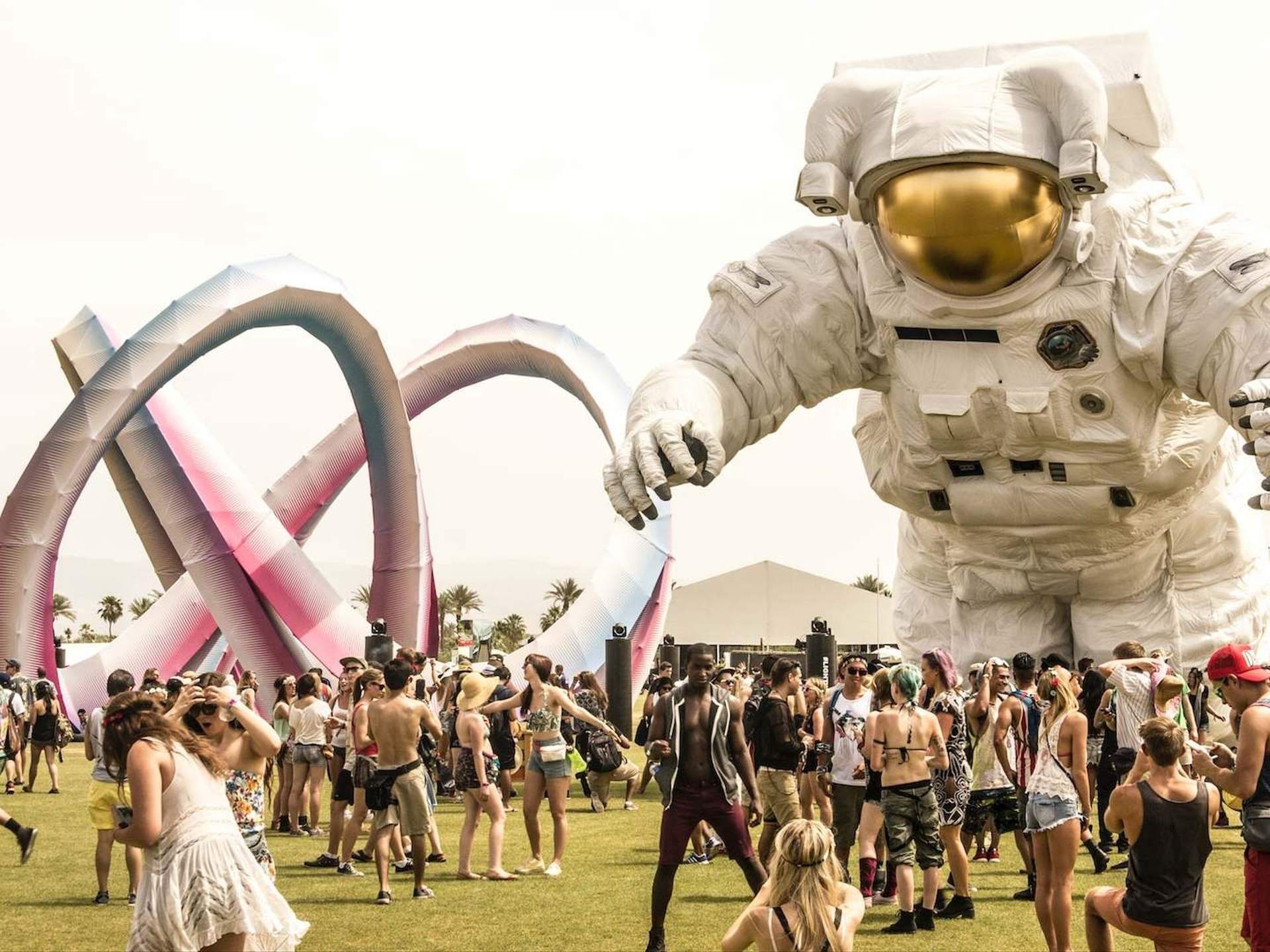 Coachella 2022, Headliners lineup, Harry Styles, Billie Eilish, Kanye West, 1920x1440 HD Desktop