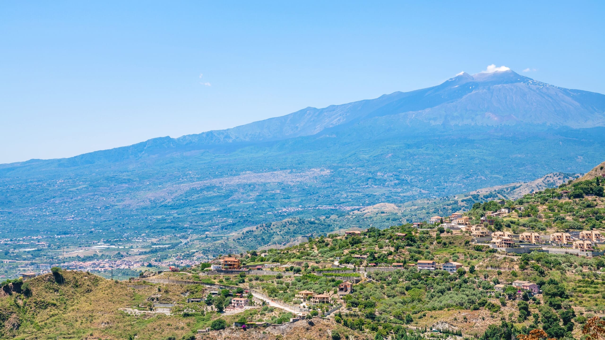 Mount Etna, Culinary delights, Sicilian sweets, Authentic flavors, 2560x1440 HD Desktop