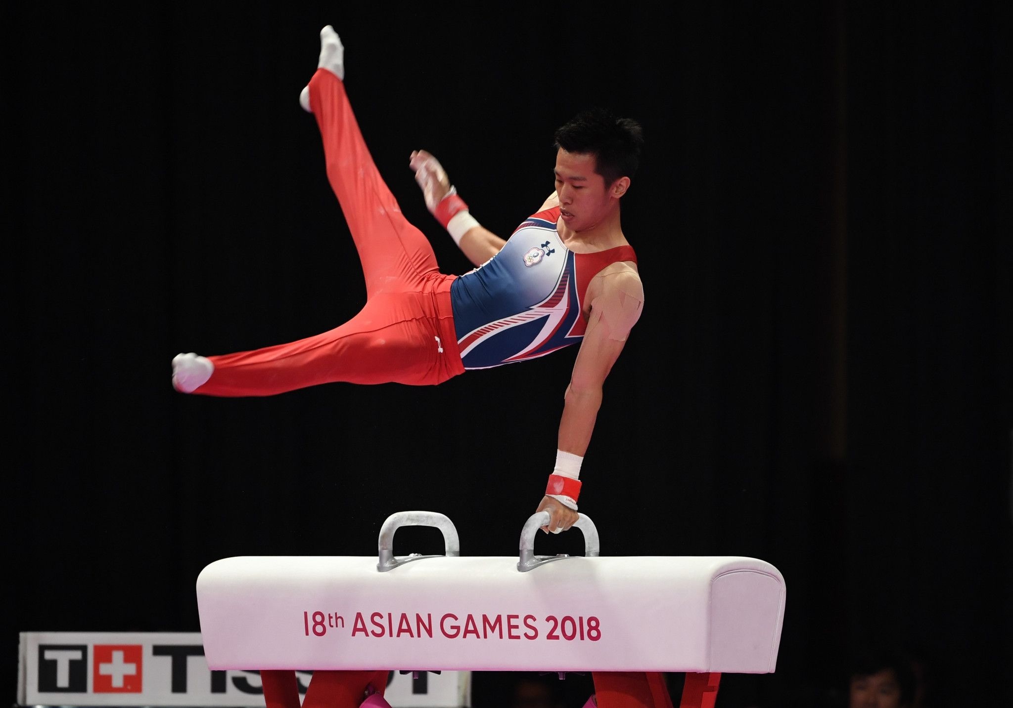 Chih Kai Lee, Pommel Horse (Gymnastics) Wallpaper, 2050x1440 HD Desktop