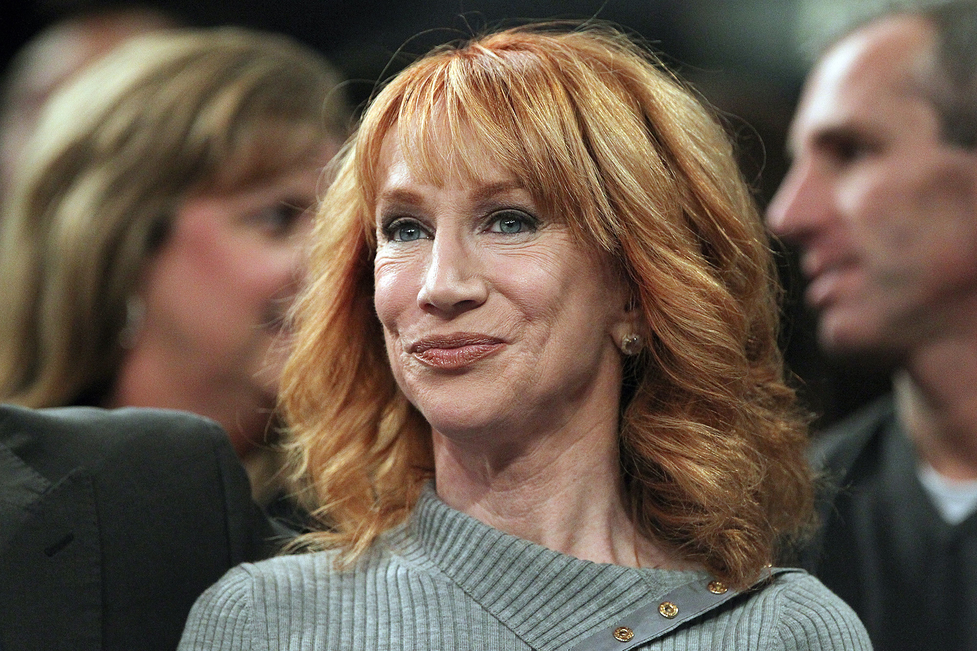 Kathy Griffin, TV celebrity, Cancer surgery, Unexpected difficulties, 2000x1340 HD Desktop