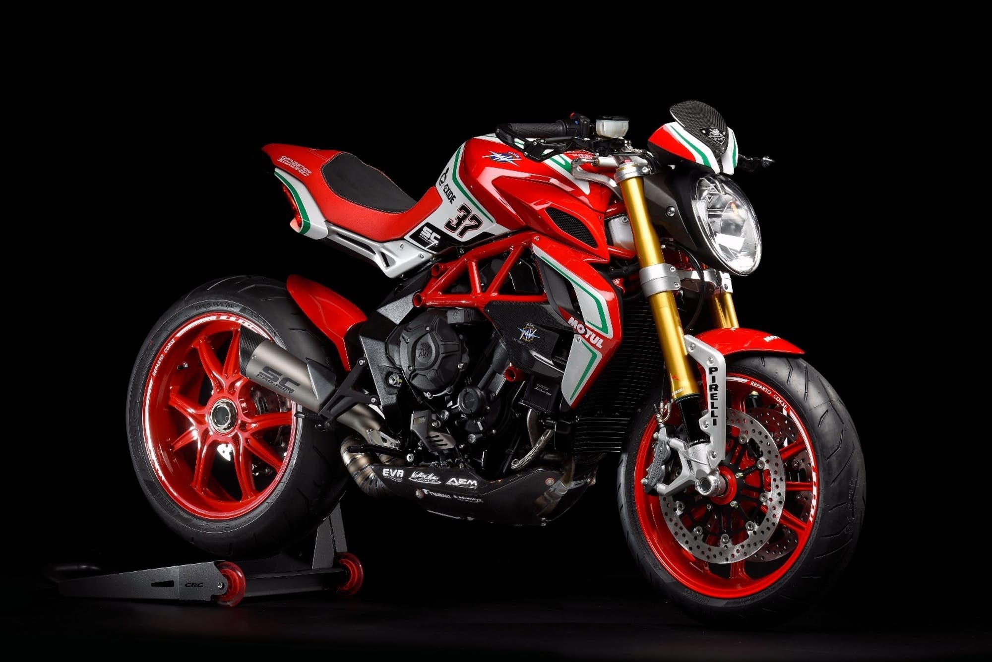 MV Agusta Brutale Rosso, Captivating photos, Striking design, MV Agusta enthusiasts, 2000x1340 HD Desktop