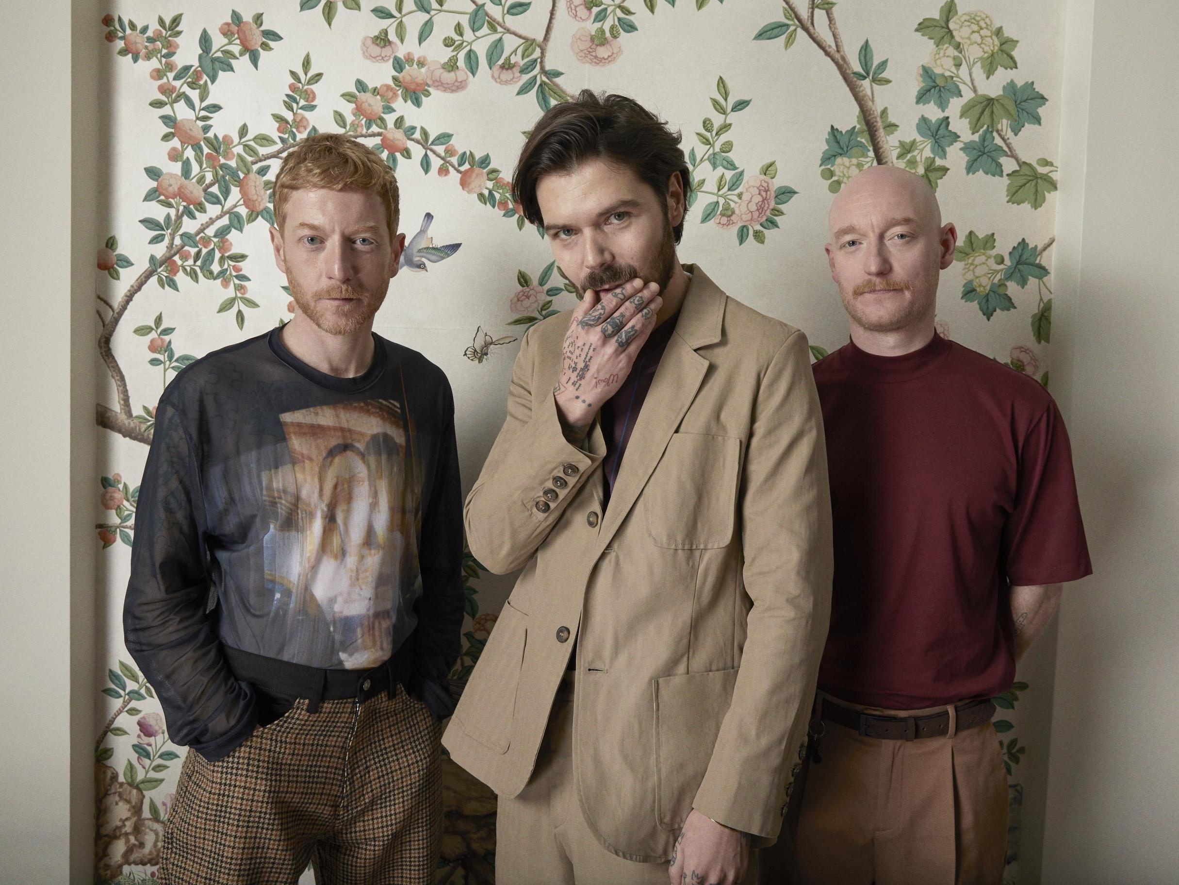 Biffy Clyro review, A Celebration of Endings: Band&brvbar 2430x1830