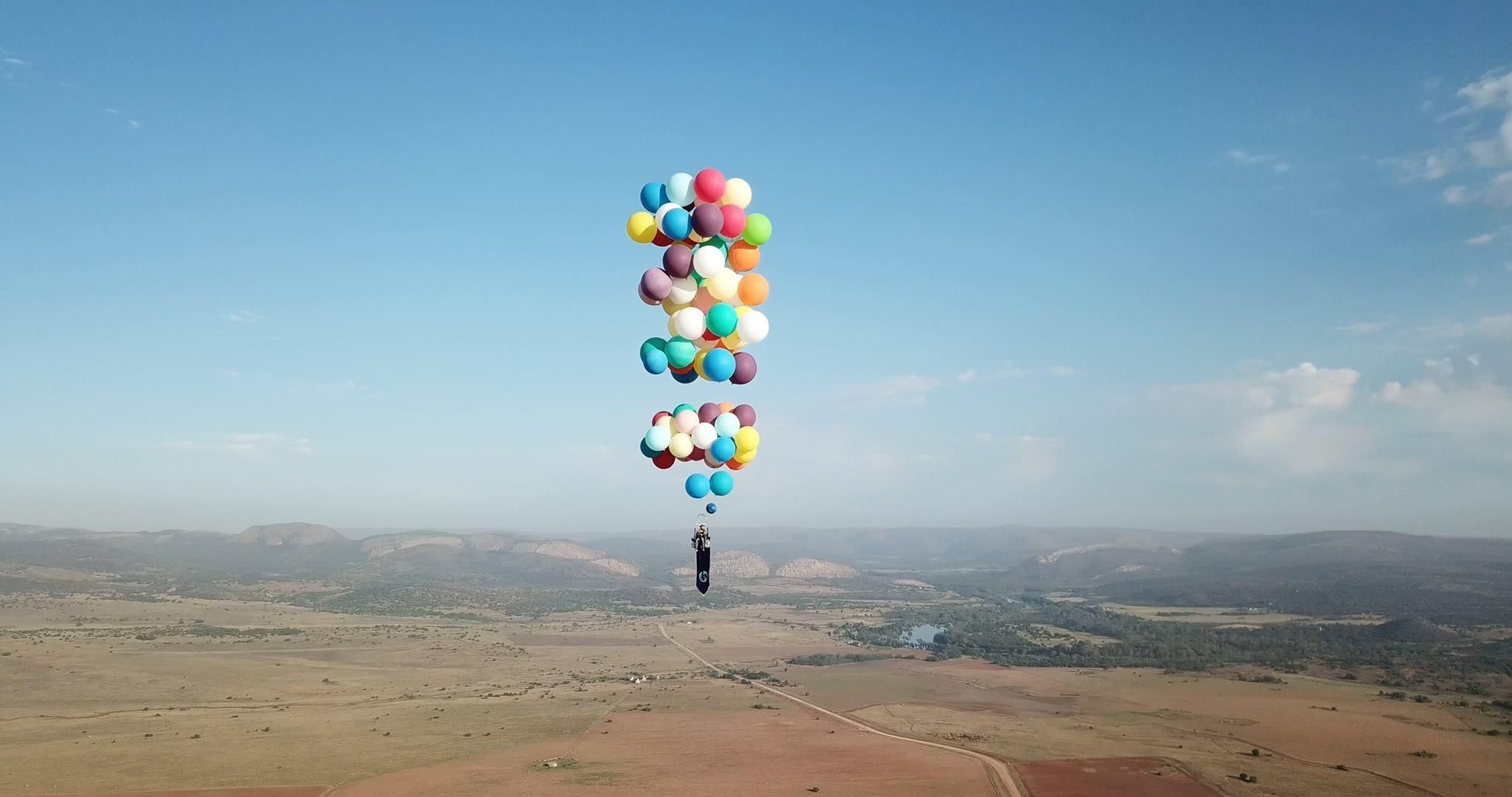 Cluster Ballooning, 8,000 feet up, 100 helium balloons, Photos of the week, 2050x1080 HD Desktop