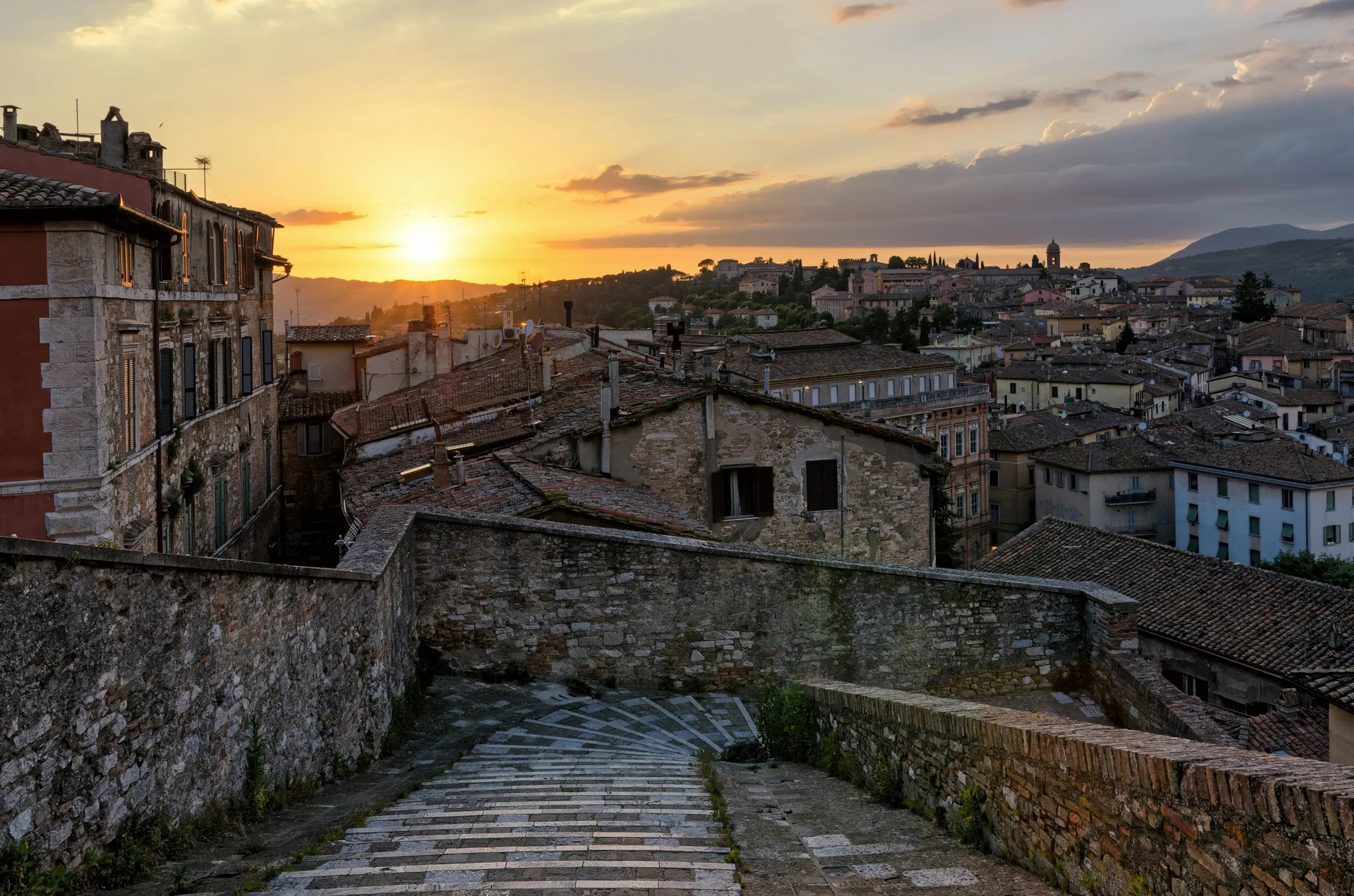Perugia weather, October forecast, Average conditions, Umbria region, 2130x1410 HD Desktop