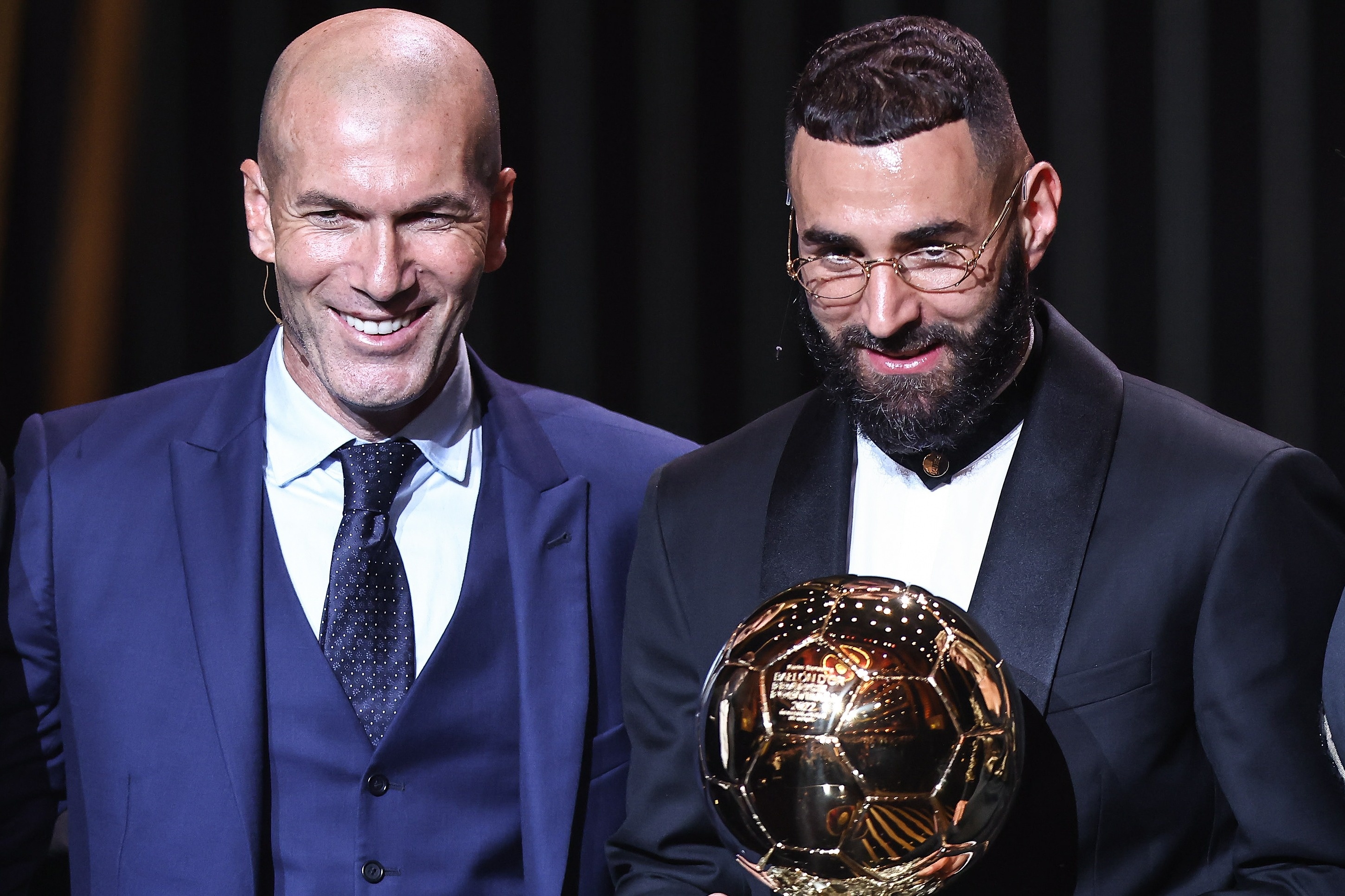 Karim Benzema, Zinedine Zidane, Ballon d'Or trophy, HD Desktop wallpaper
