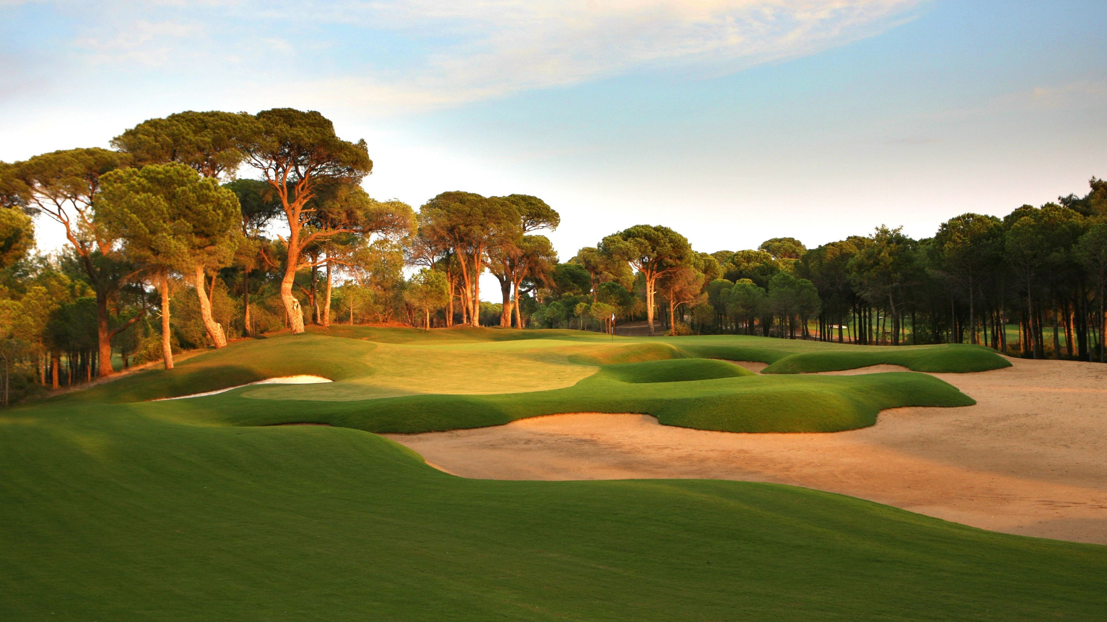 Golf Course, High-quality imagery, Stunning visuals, Immersive experience, 3840x2160 4K Desktop