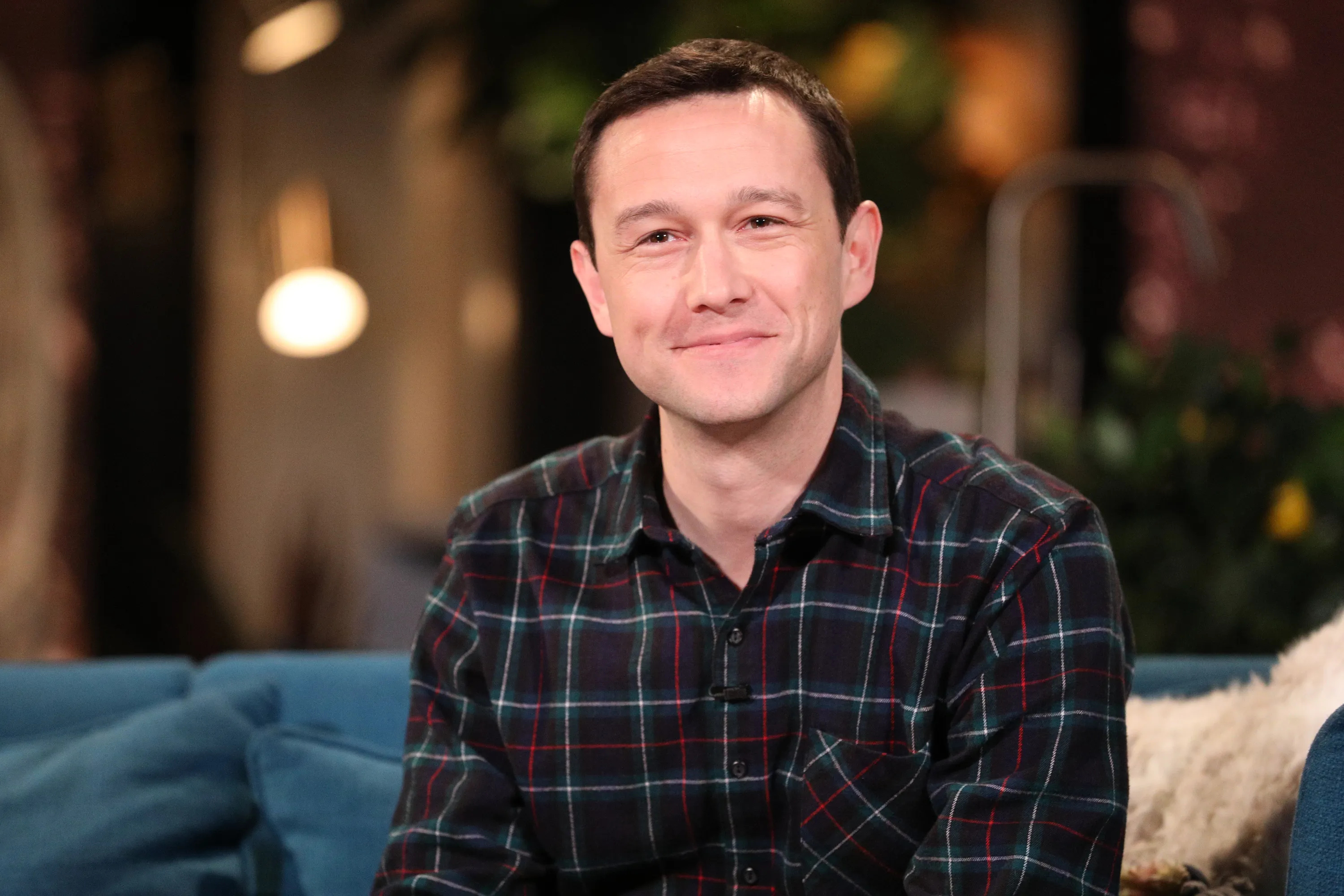 Joseph Gordon-Levitt, Vintage Los Angeles home, Million dollar listing, Architectural Digest, 3000x2000 HD Desktop