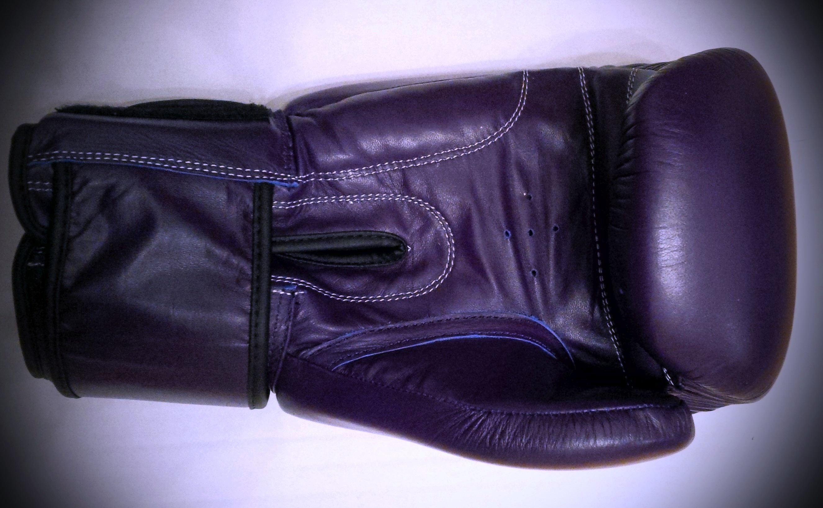 HD wallpapers, Sports, Boxing gloves, Wallpaper collection, 2660x1640 HD Desktop