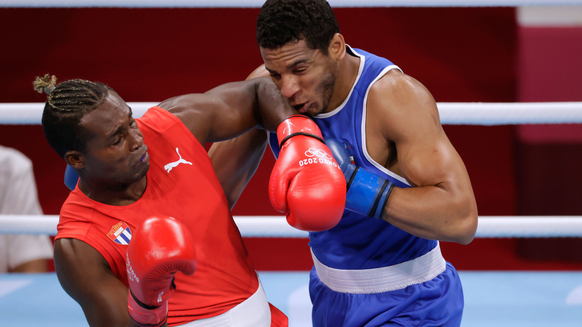 Enmanuel Reyes, Boxing battles, Emmanuel and Julio Cesar, Beyond the ring, 1920x1080 Full HD Desktop