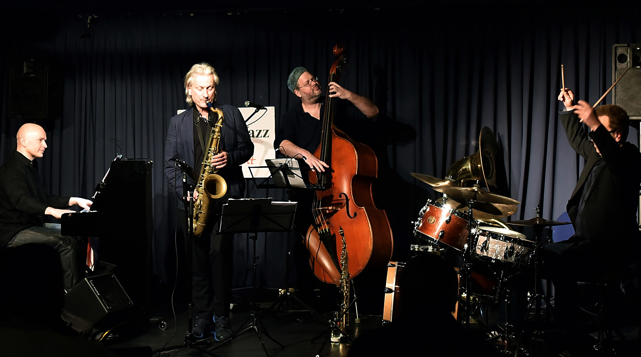 Tatort jazz, Art museum, Jazz-inspired artwork, Musical ambiance, 2180x1220 HD Desktop