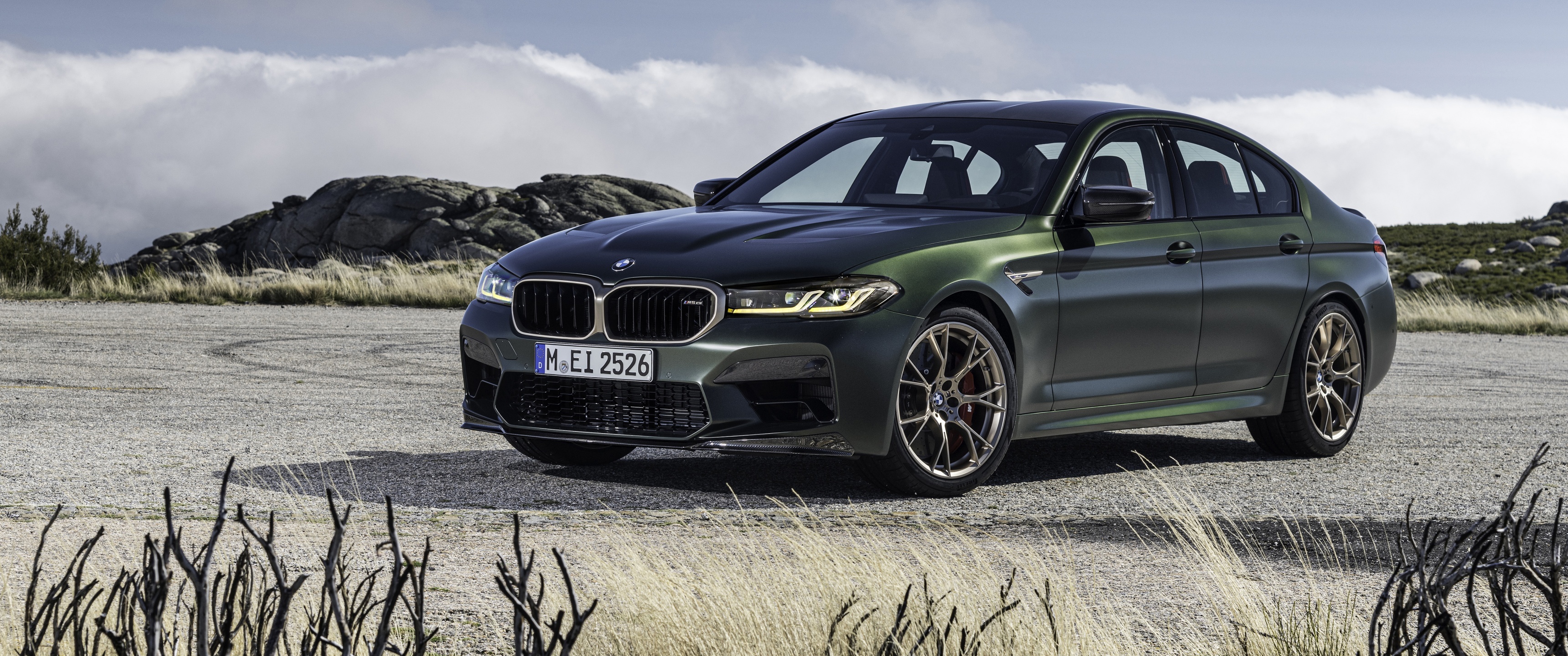 BMW M5 CS, license plate M EI 2526, Frozen Deep Green metallic, Dual Screen Desktop wallpaper