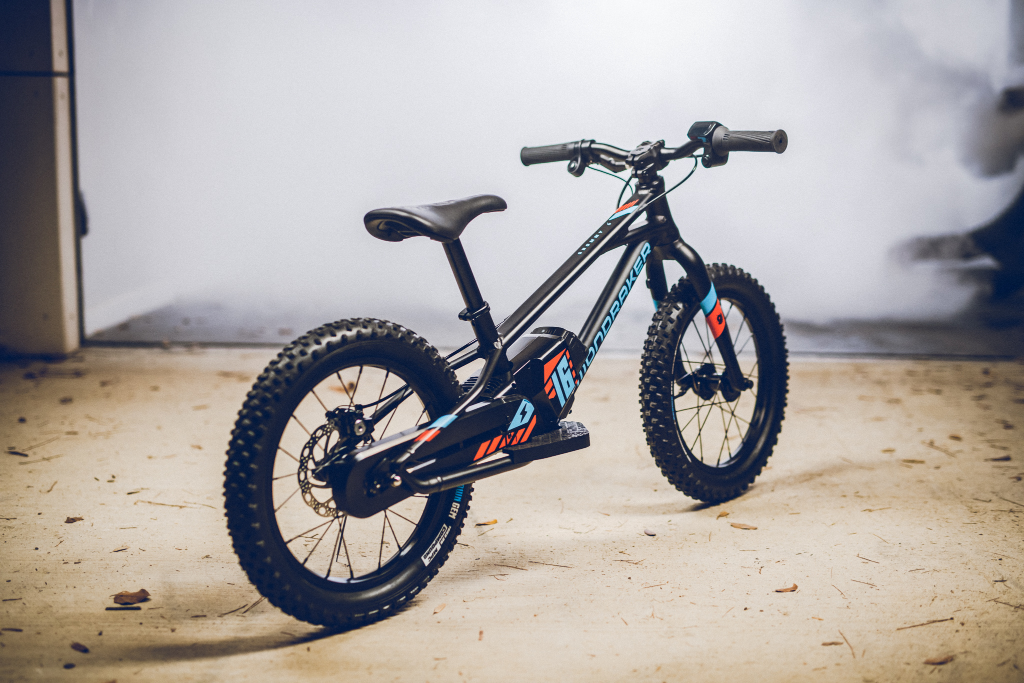 Mondraker, New grommy,, 2050x1370 HD Desktop