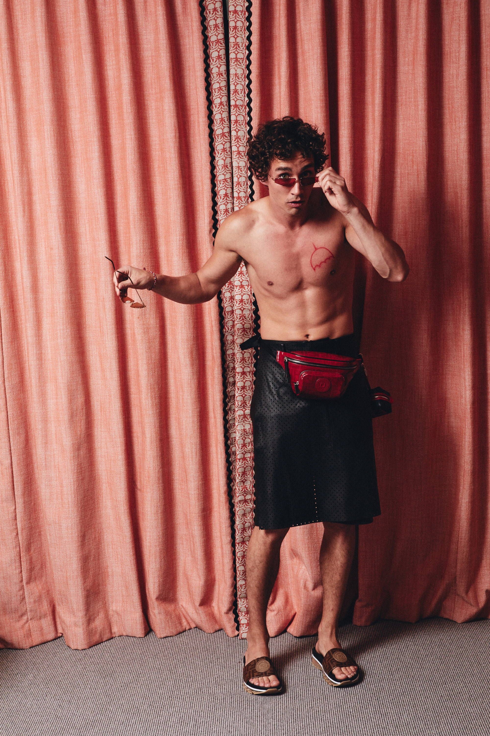 Robert Sheehan, Irish actor, Talented performer, Memorable roles, 2000x3000 HD Phone