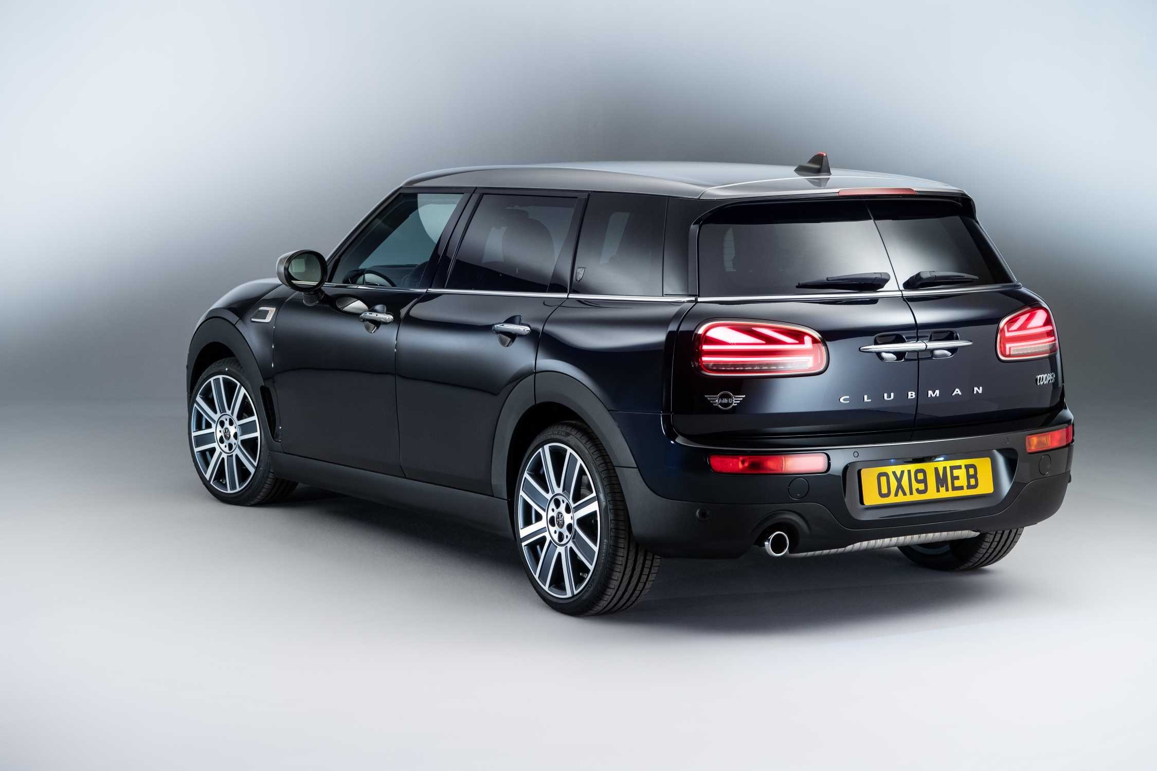 MINI Clubman, Stylish and practical, Iconic design, Premium features, 2250x1500 HD Desktop