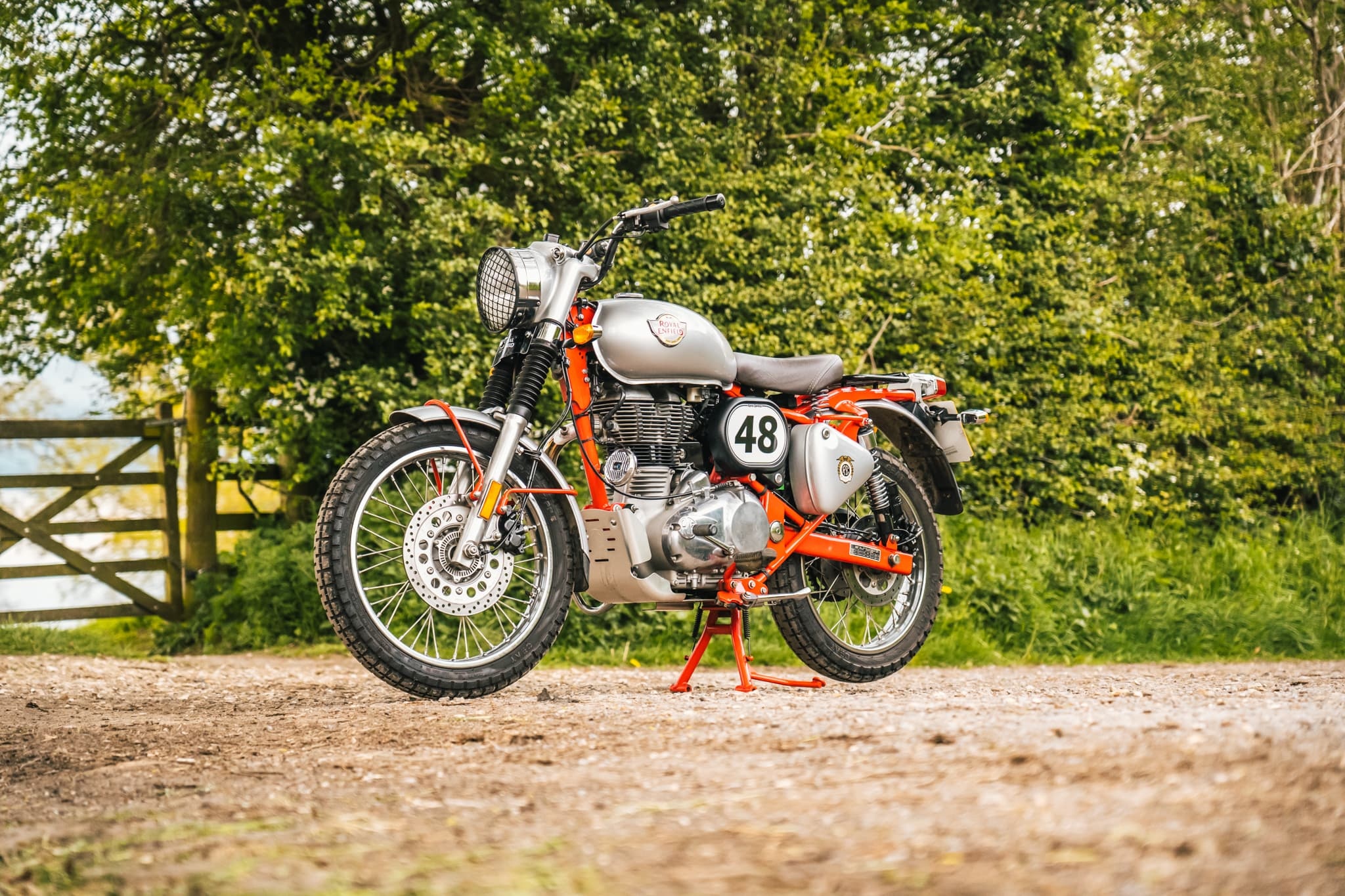 Royal Enfield Bullet Trials 500, number 48 side plate, rural dirt trail, HD Desktop wallpaper