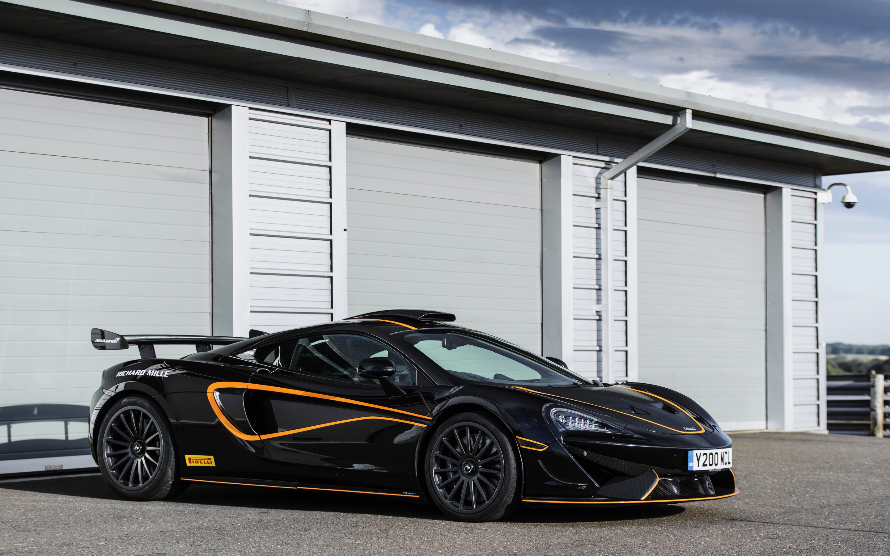 McLaren 620R, Black and orange, Sports coupe, British supercars, 2880x1800 HD Desktop