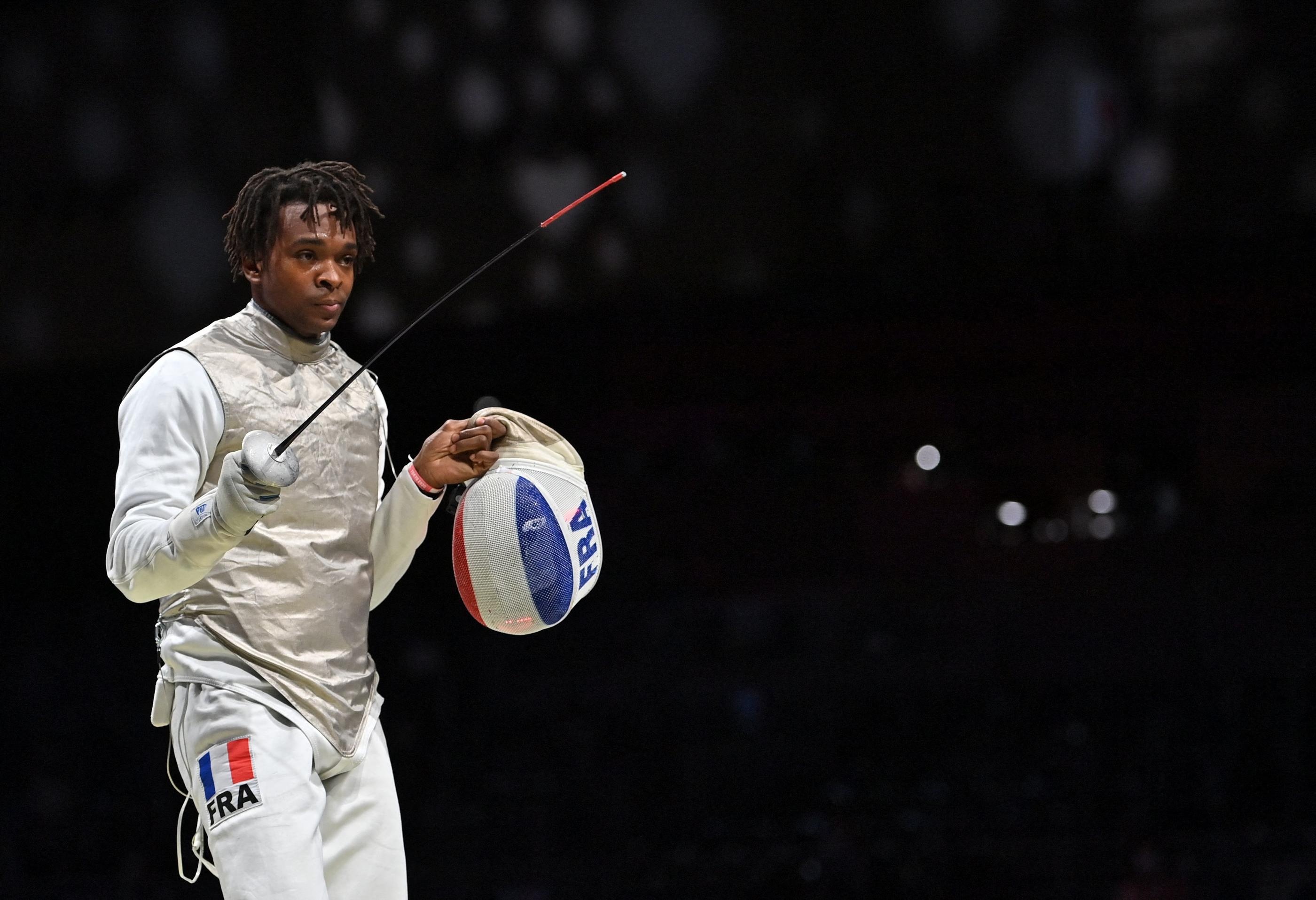 Enzo Lefort, Tokyo Olympics journey, Fleur-de-lis fencer, Le Parisien interview, 2800x1920 HD Desktop