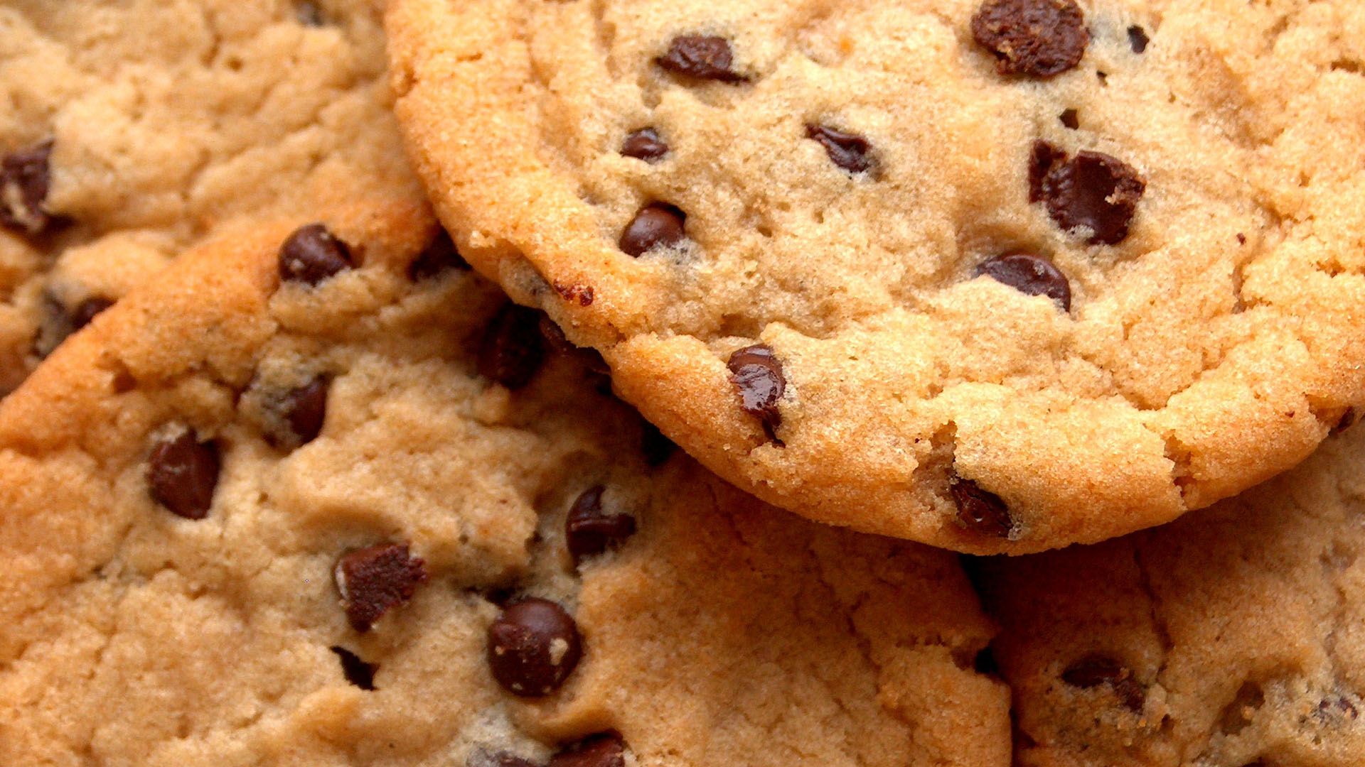 Cookie, Classic chocolate chip, Crispy edges, Soft center, 1920x1080 Full HD Desktop