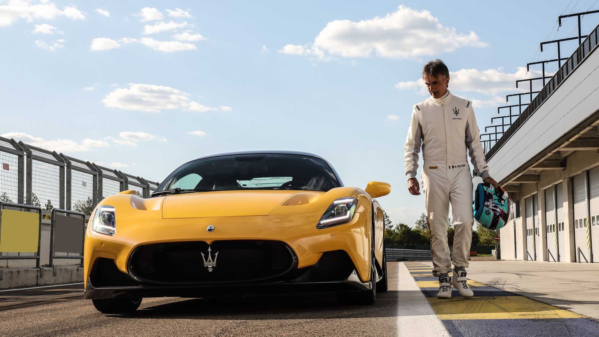 Maserati MC20, Flat out, German Autobahn, 1920x1080 Full HD Desktop