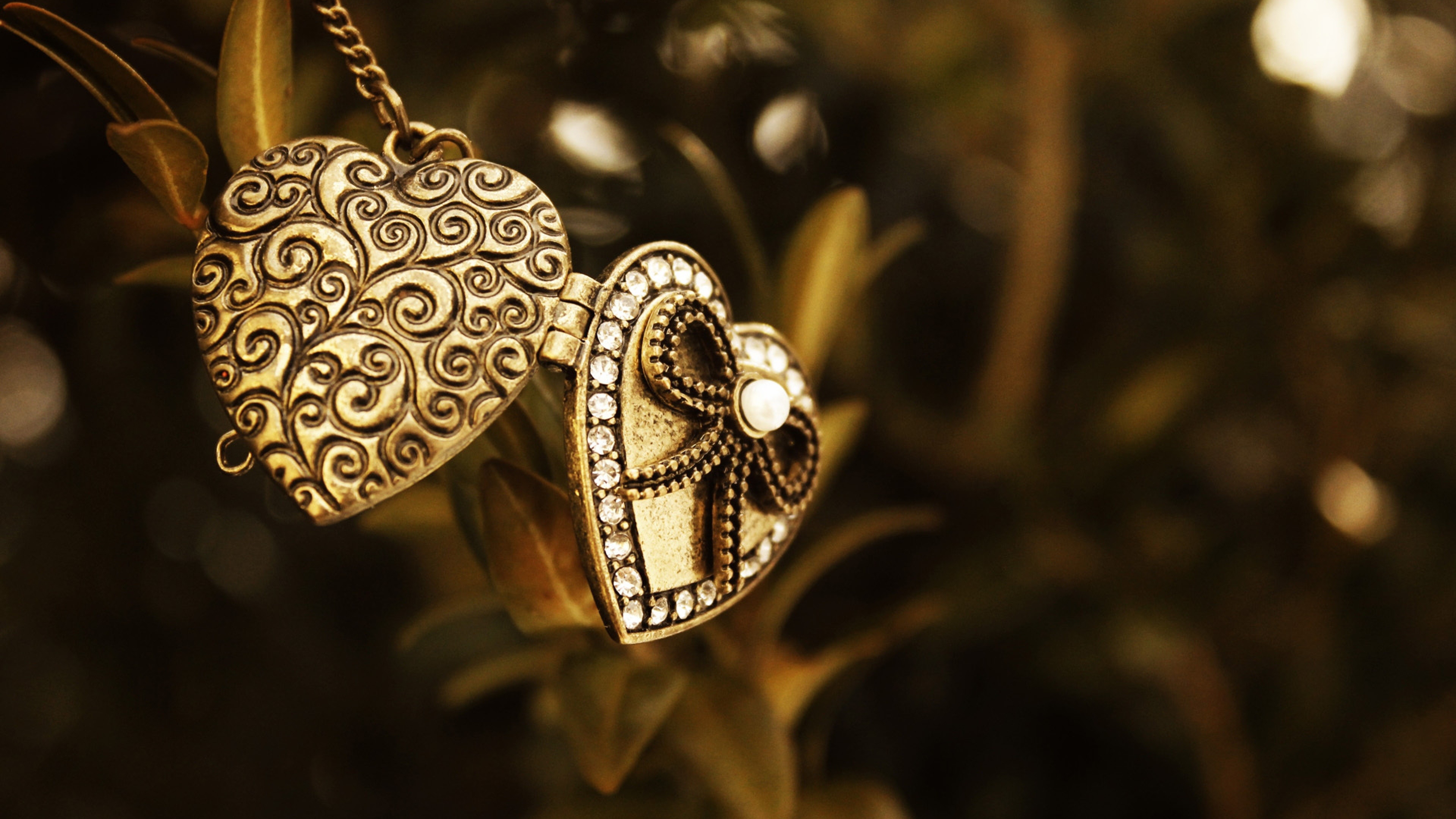Pendant, Fine Jewelry Wallpaper, 3840x2160 4K Desktop