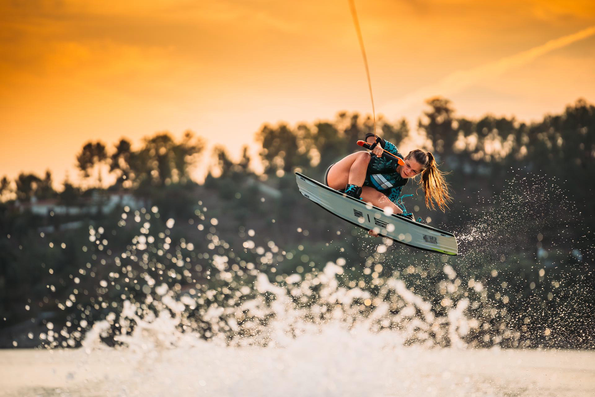 Wakesurfing, Wakeschool, Marti Watersport, Professional wakeboard lessons, 1920x1280 HD Desktop