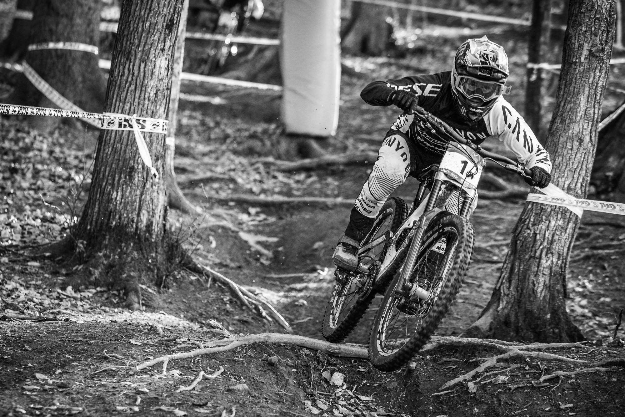 Troy Brosnan, Vido Ixs Downhill Cup, Maribor, 2000x1340 HD Desktop