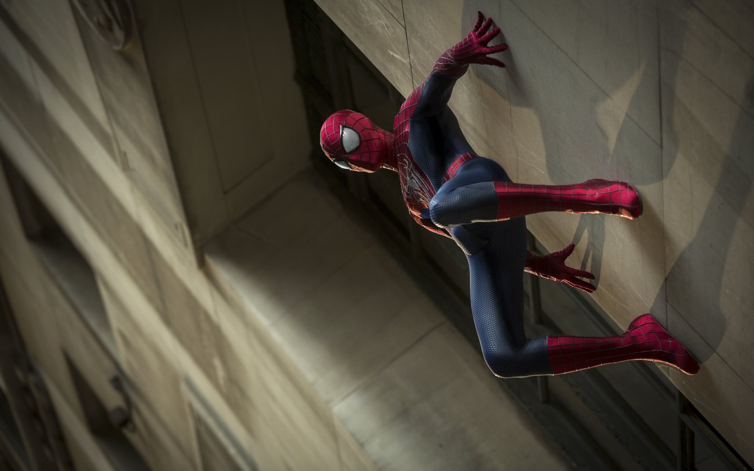 The Amazing Spider-Man, wall-crawling pose, stone building facade, HD Desktop wallpaper