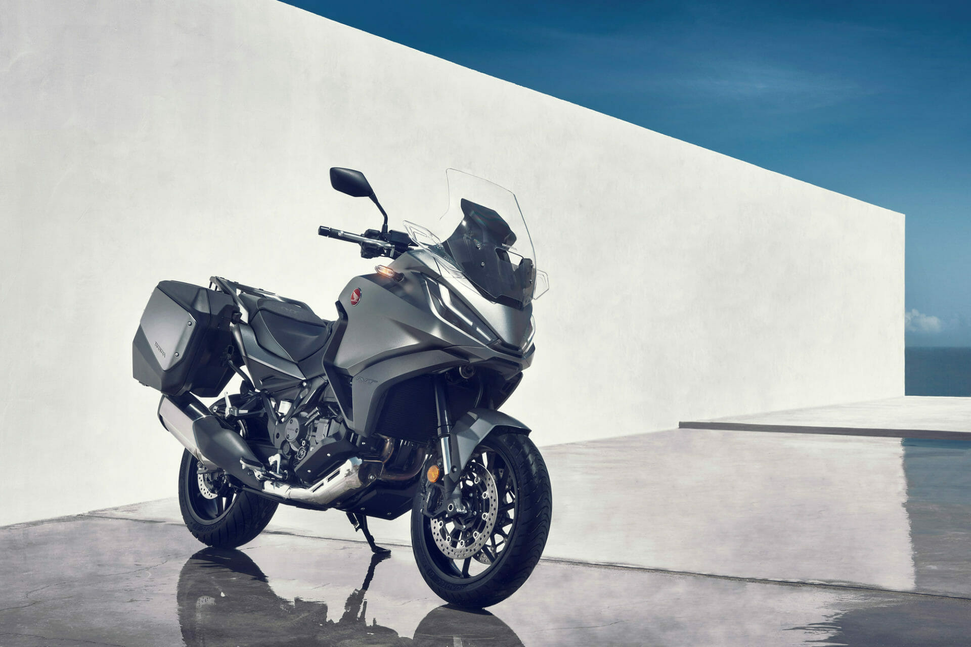 Honda NT1100, Motorcycle magazine feature, Powerful and agile, 1920x1280 HD Desktop
