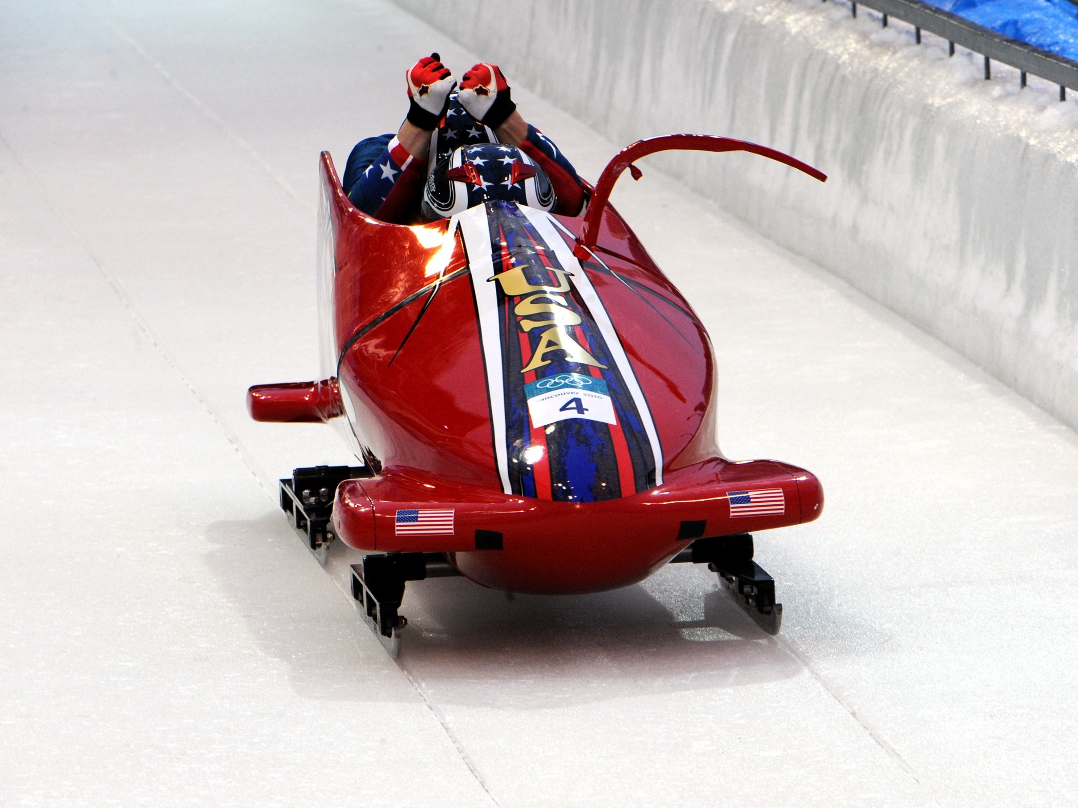 Michelle Rzepka and Shauna Rohbock, Bobsleigh Wallpaper, 2100x1580 HD Desktop