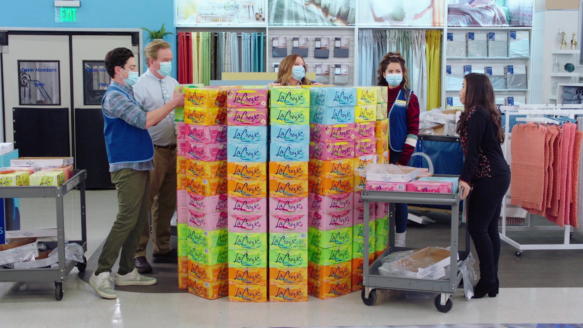 Superstore, Lego Toys in Superstore, S06E14, 1920x1080 Full HD Desktop