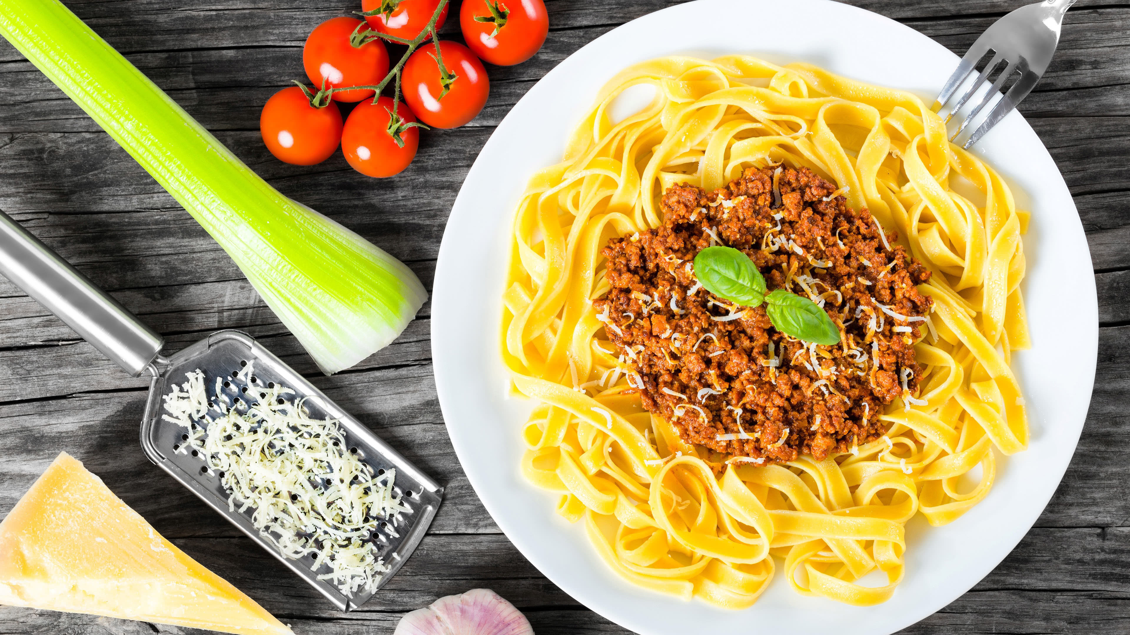 Cheesy spaghetti delight, Tomato indulgence, UHD 4k wallpaper, Pasta and cheese, 3840x2160 4K Desktop