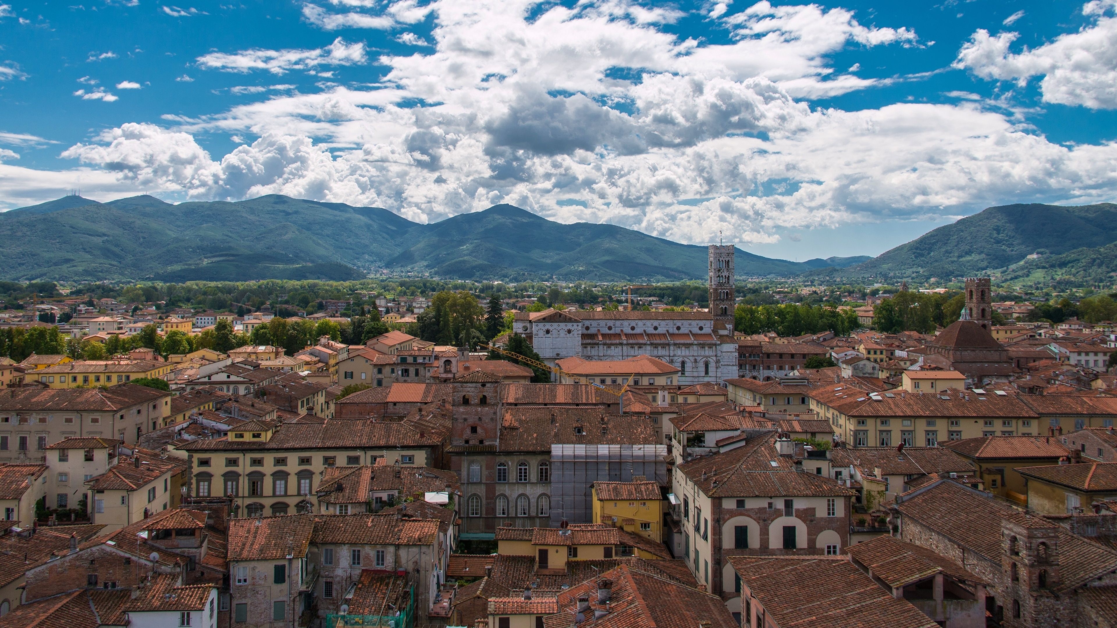 Lucca's charm, Stunning visuals, Breathtaking landscapes, Italian cityscape, 3840x2160 4K Desktop