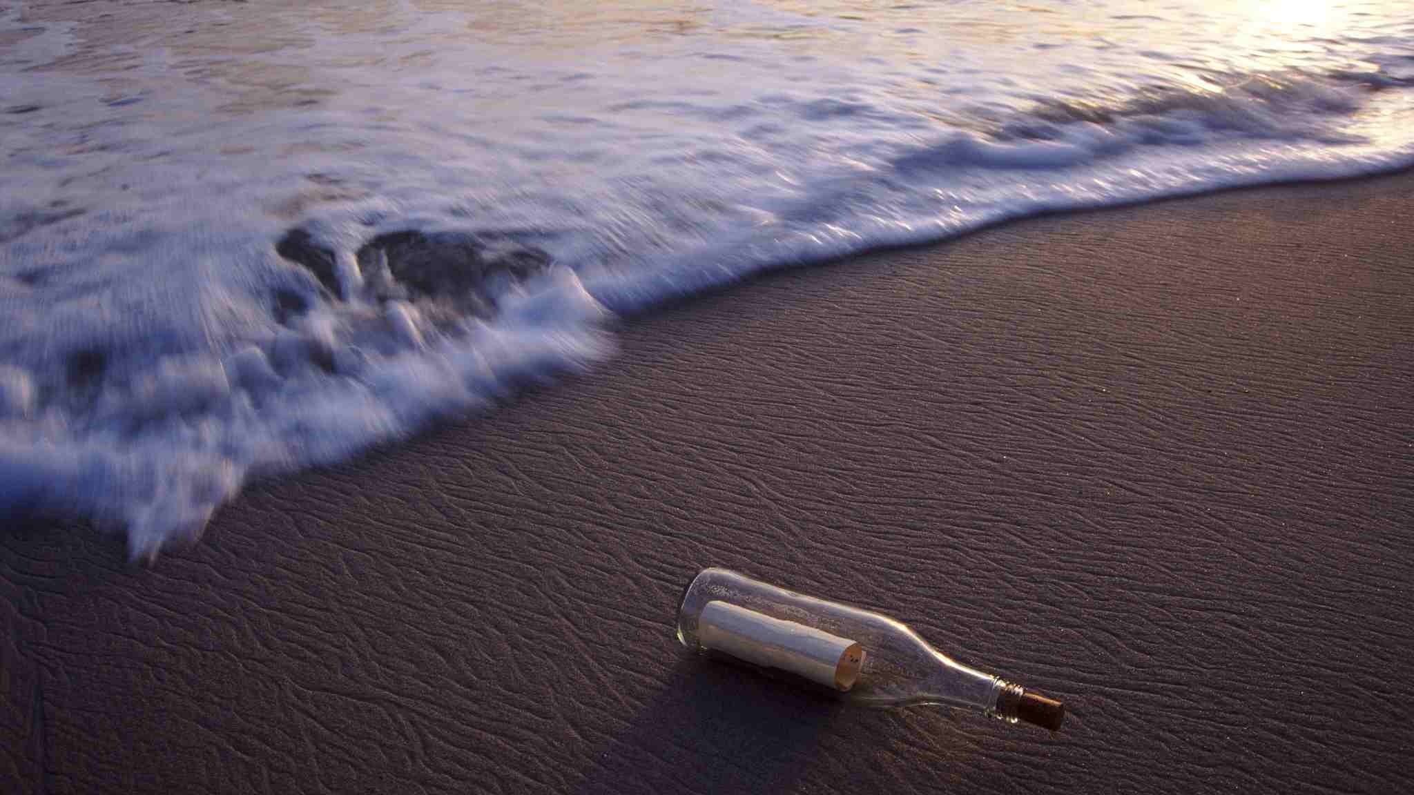 Message in a Bottle, Love declaration, Receiver search, Heartwarming story, 2050x1160 HD Desktop