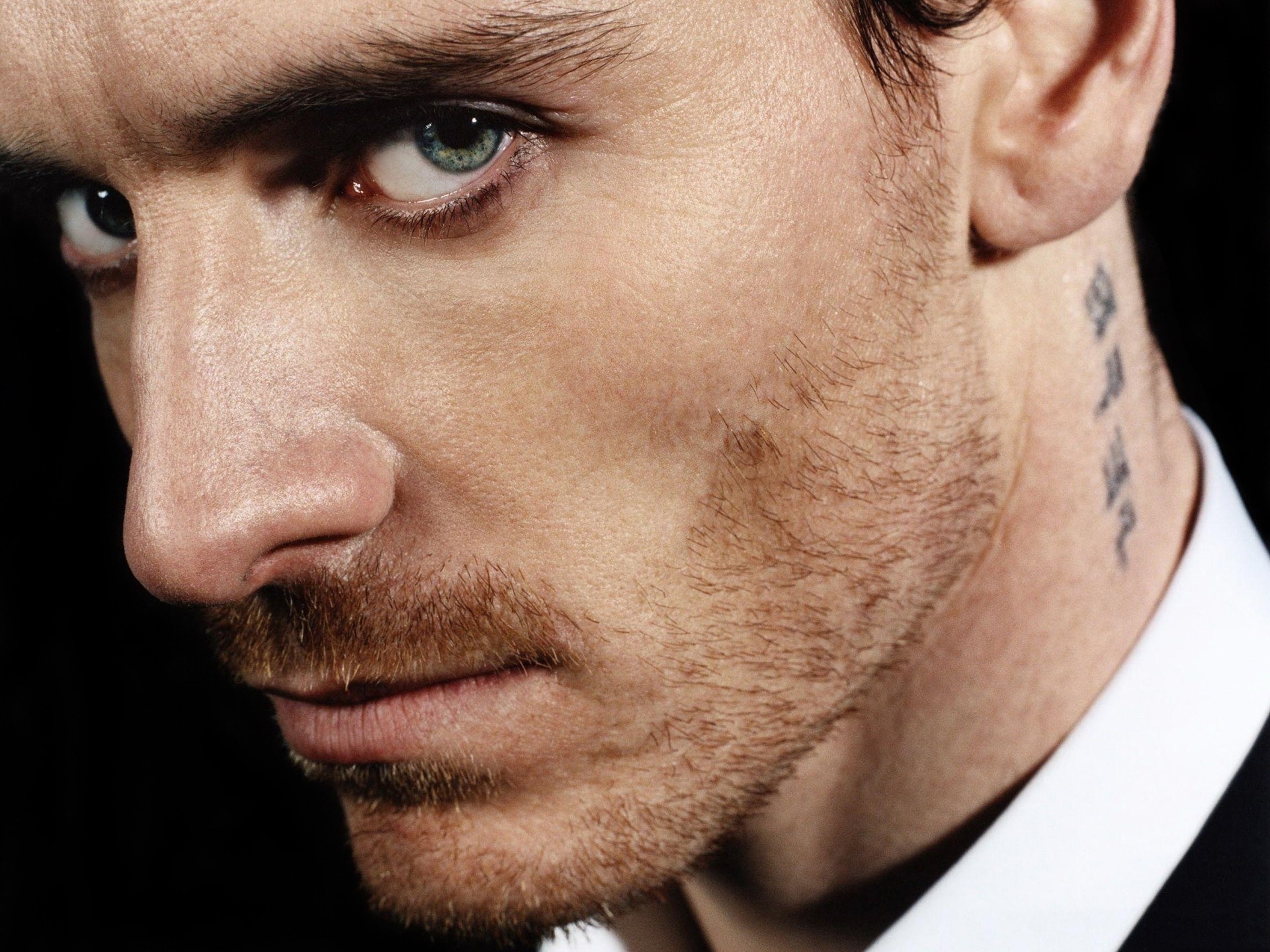 Michael Fassbender, Blue eyes men, Actors faces, Stubble wallpaper, 1920x1440 HD Desktop