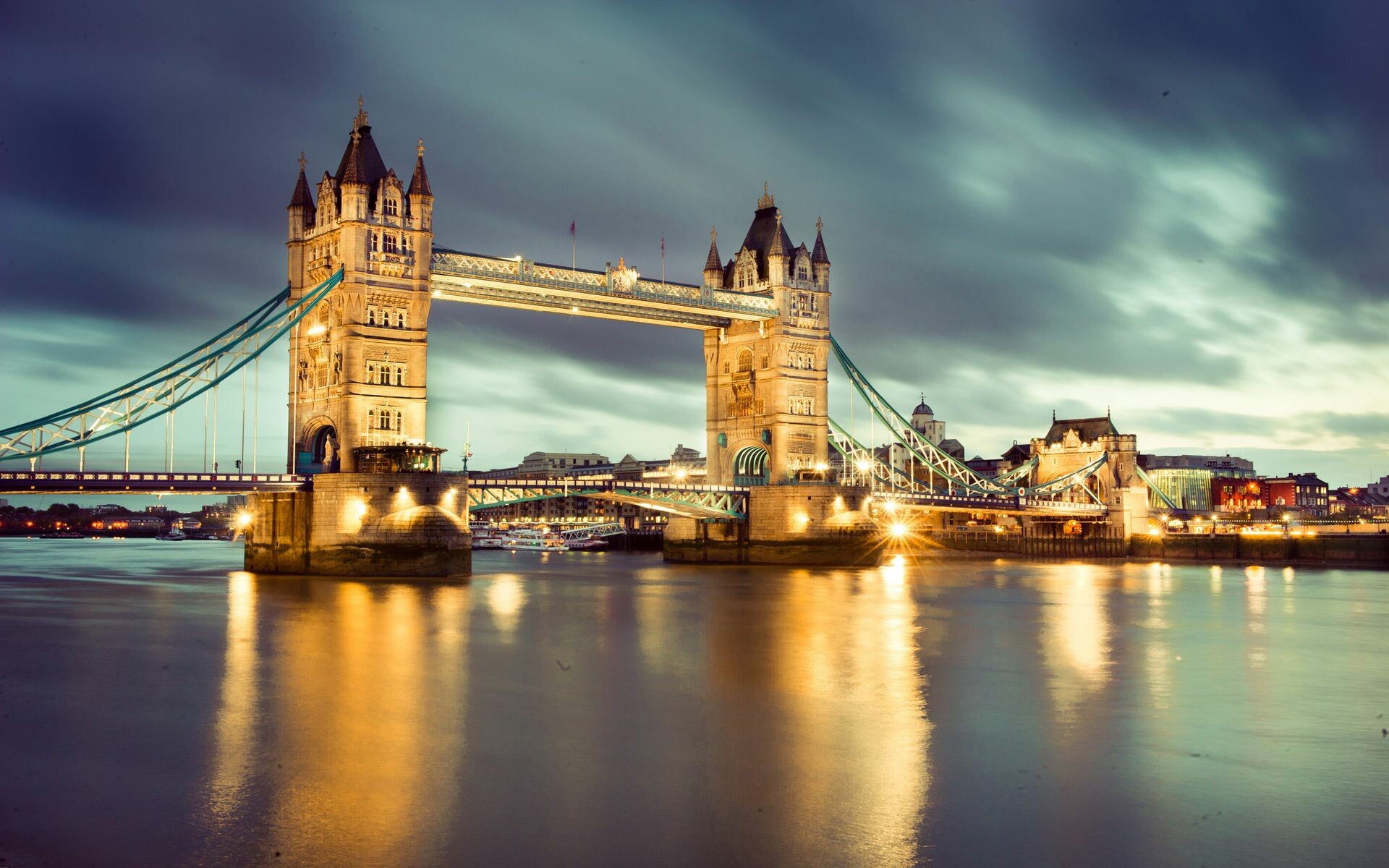 London Bridge's beauty, Architectural marvel, Tower Bridge attraction, Must-visit destination, 1920x1200 HD Desktop