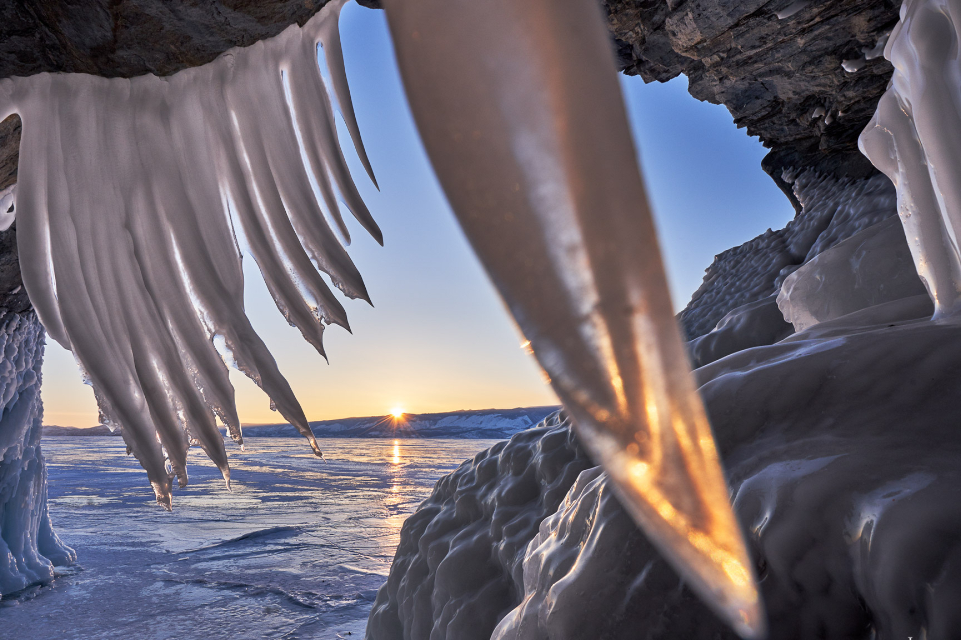 Lake Baikal, Exquisite beauty, Crystal clear waters, Justin Jin photography, 1920x1280 HD Desktop