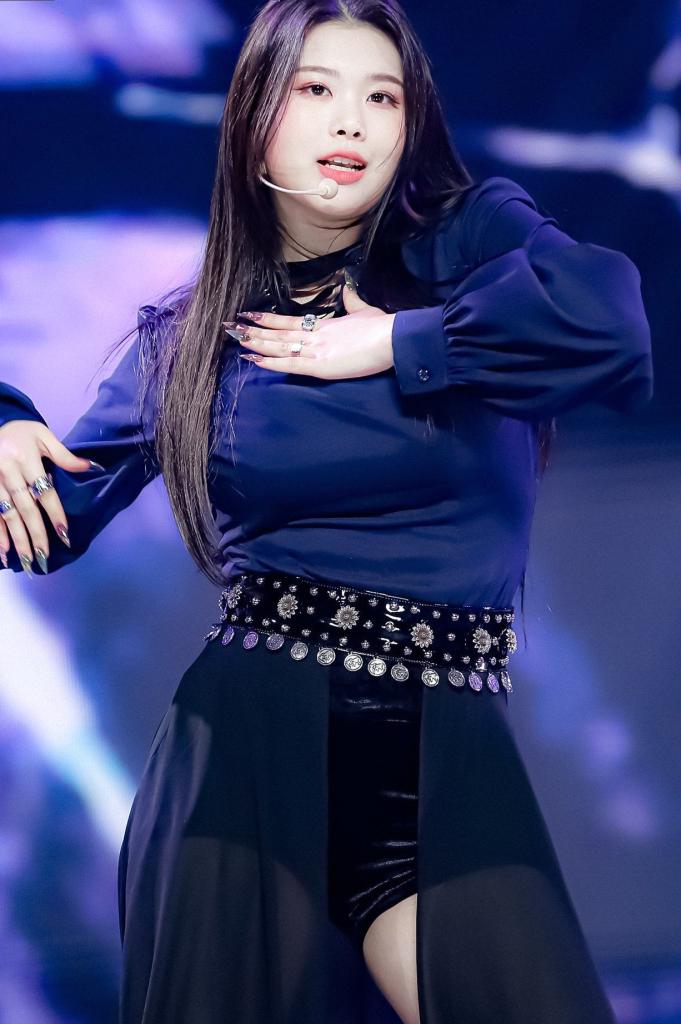Swan Pics, Kiss outfits, Stage outfits, 1370x2050 HD Phone