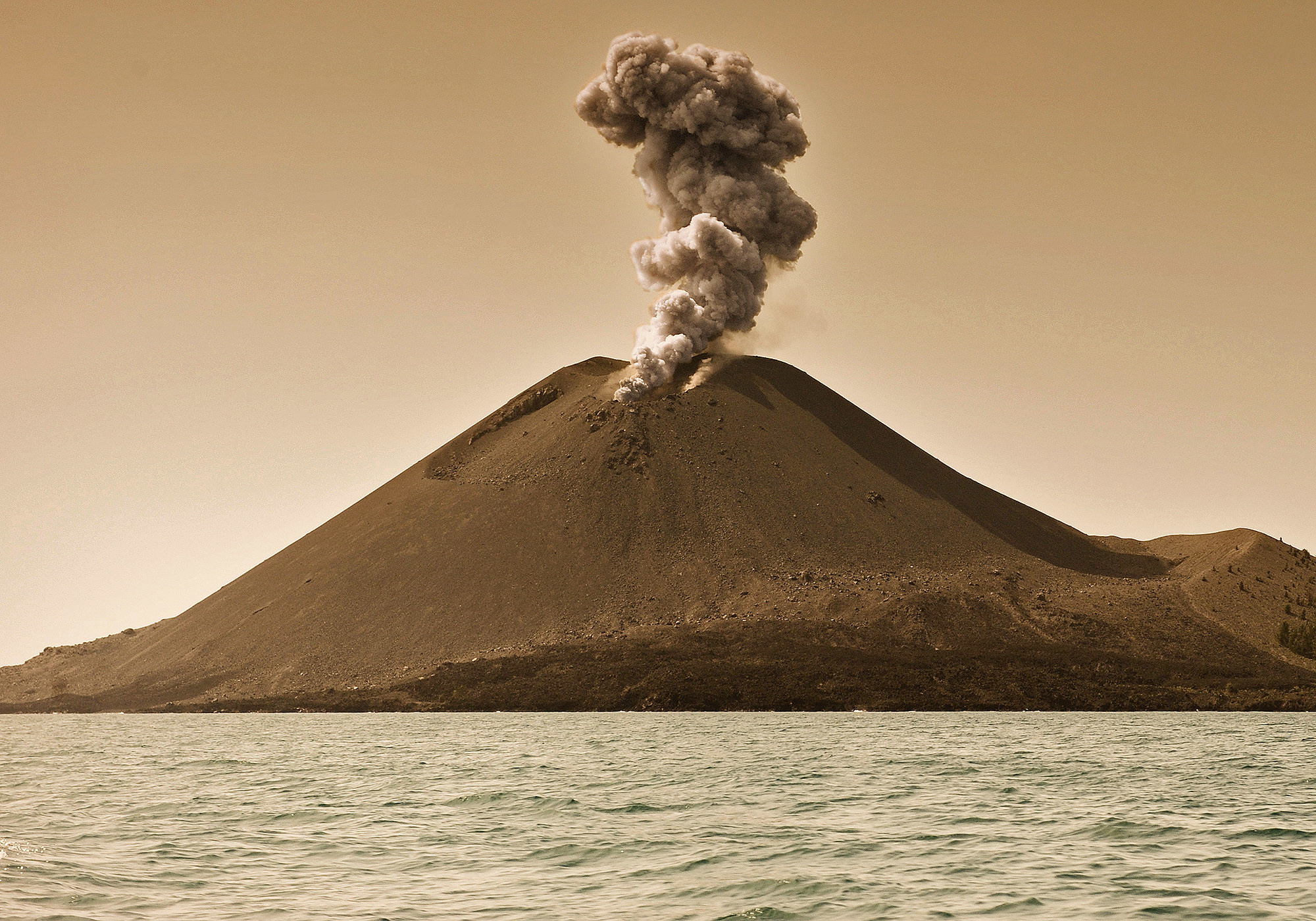 Mount Tambora, Travels, Indonesian volcanos, Land of giants, 2000x1400 HD Desktop