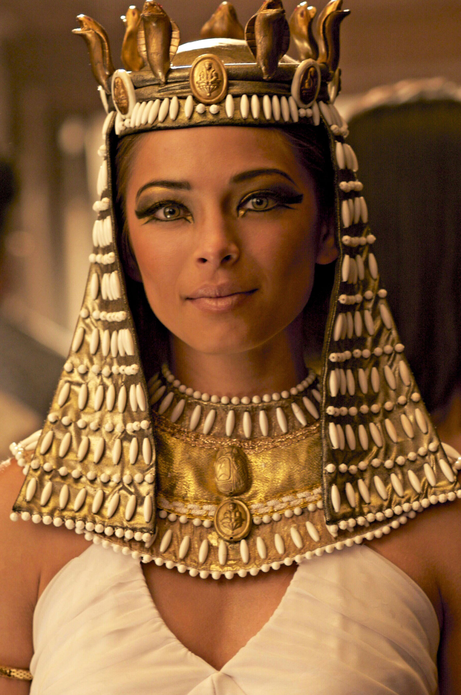 Kristin Kreuk, Cleopatra Wallpaper, 1600x2410 HD Phone